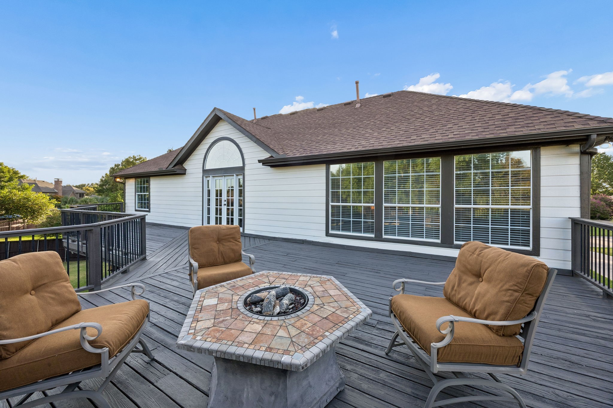2713 Greenview Drive