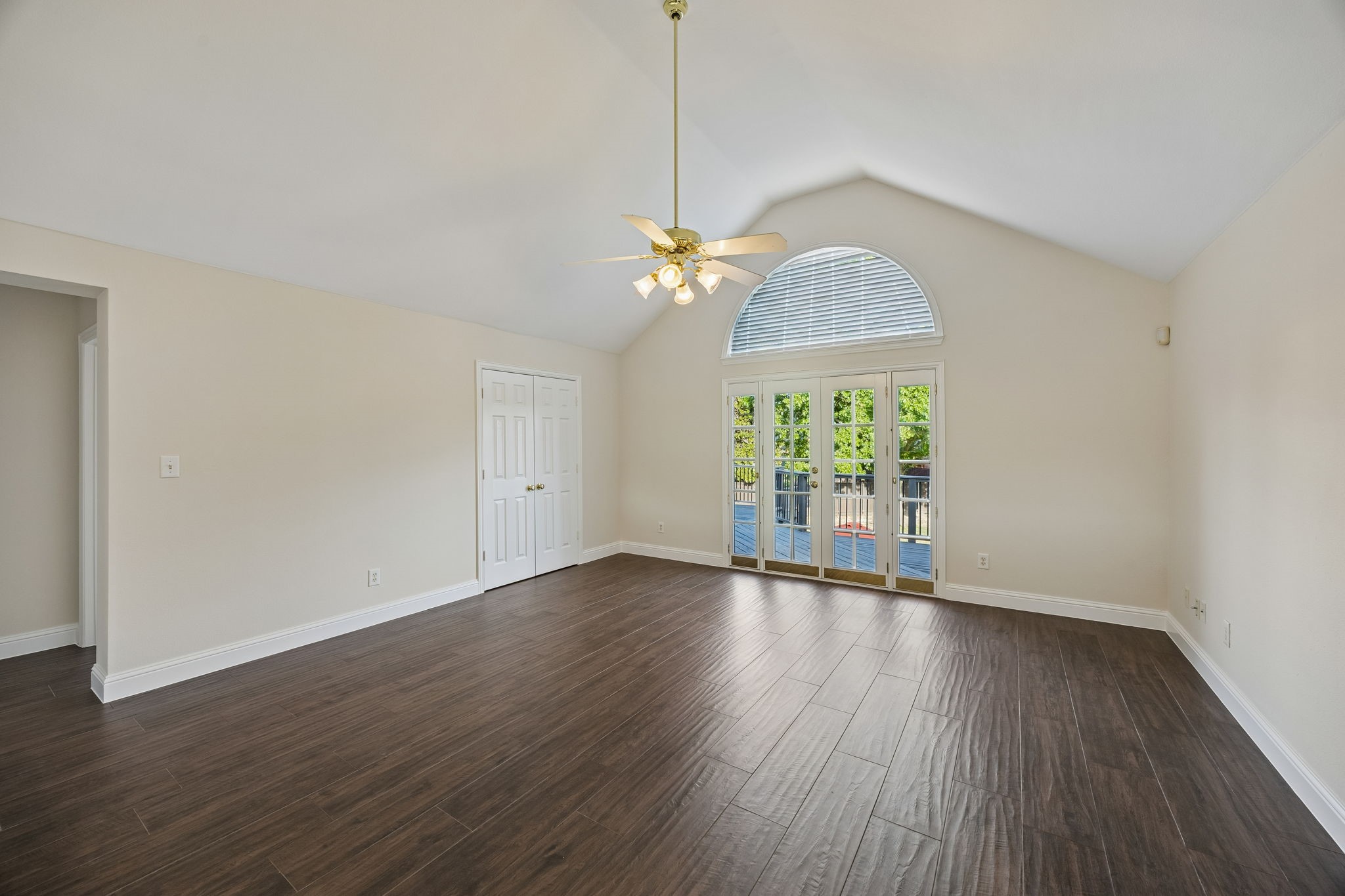 2713 Greenview Drive