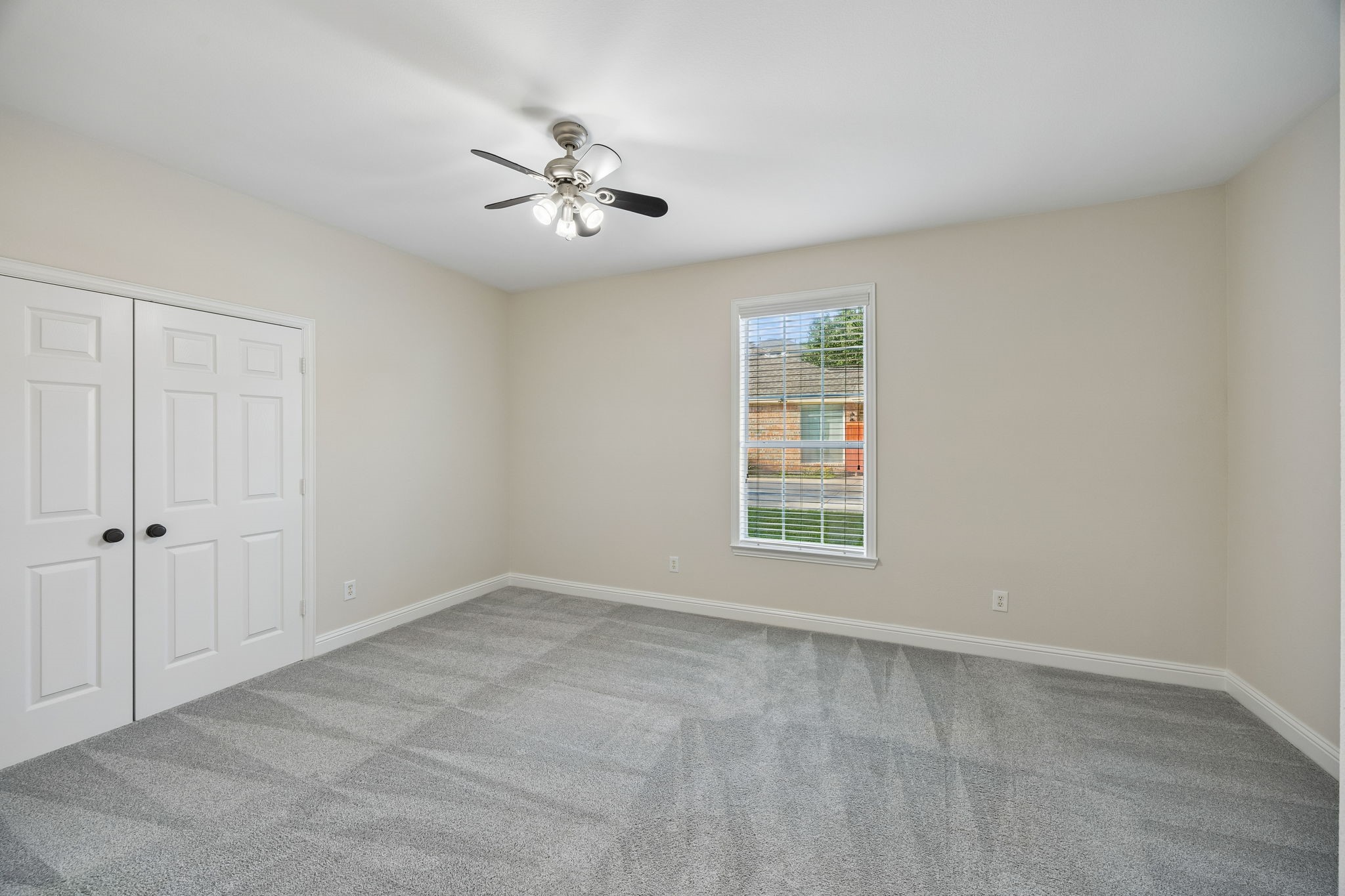 2713 Greenview Drive