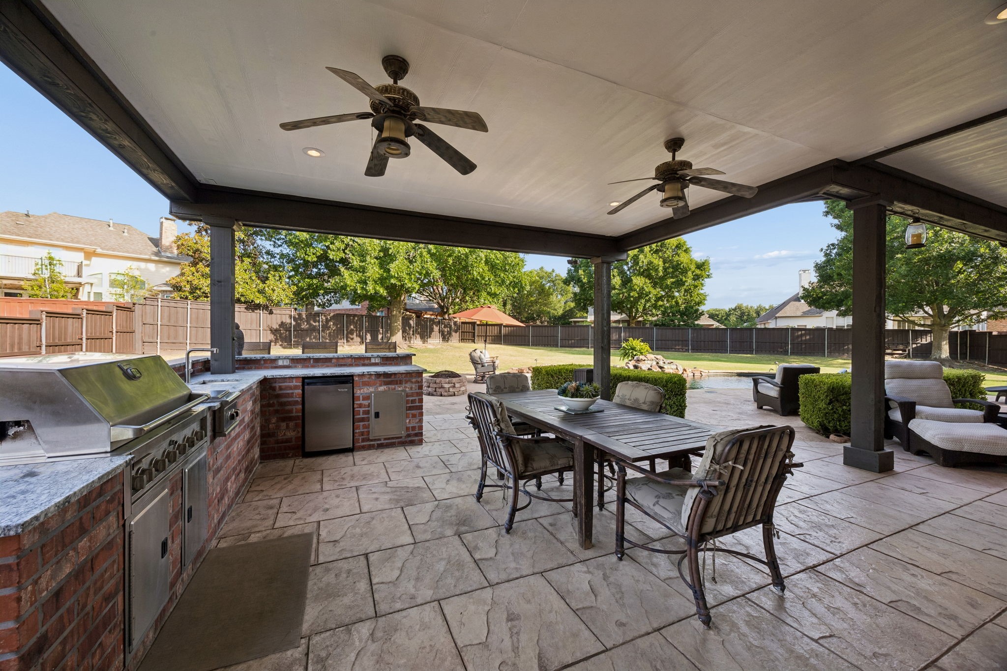 2713 Greenview Drive