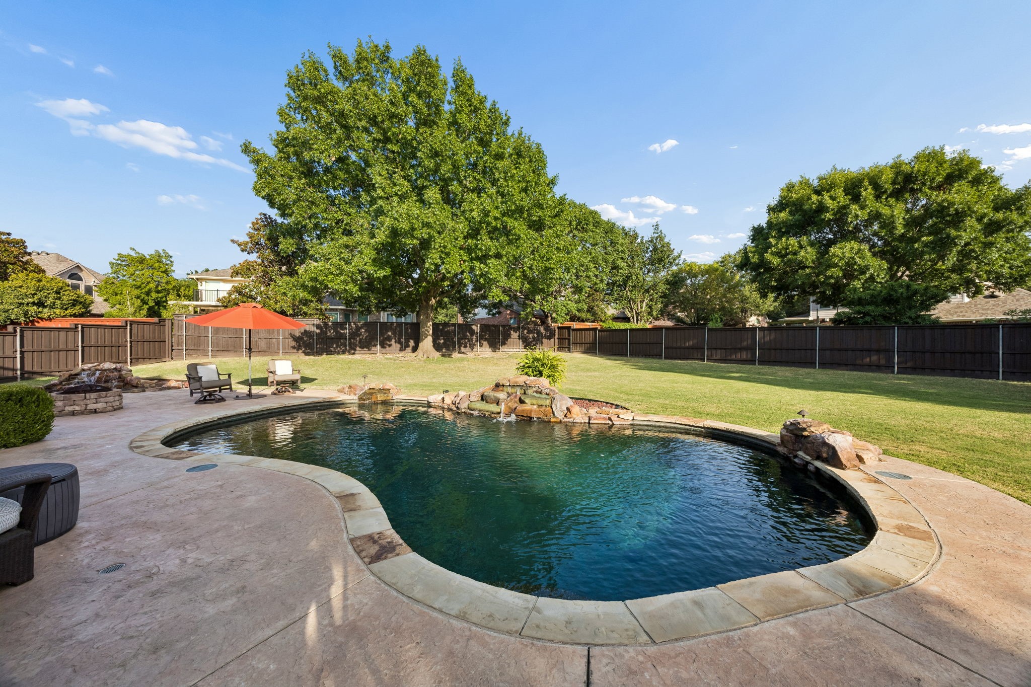 2713 Greenview Drive