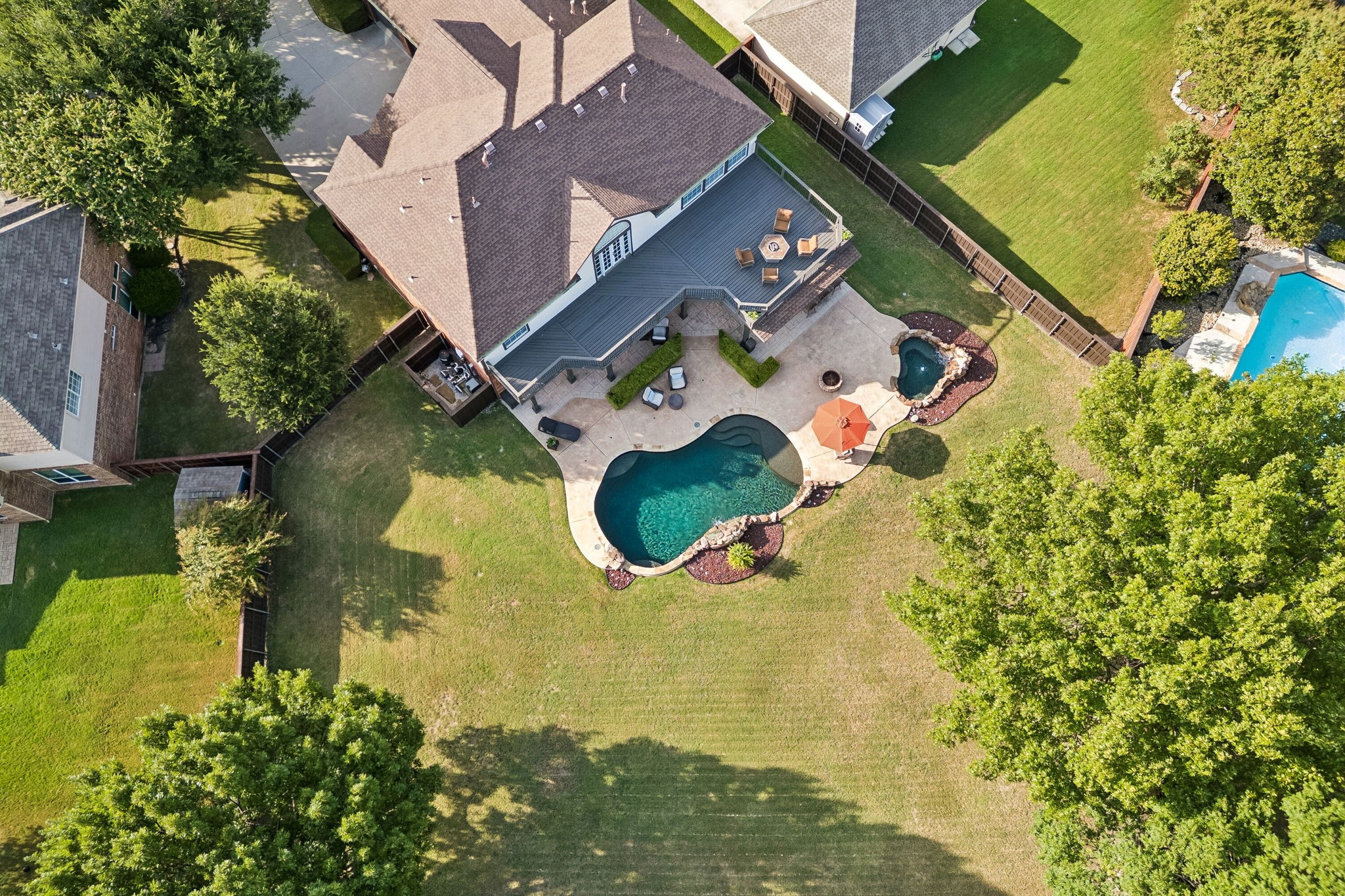 2713 Greenview Drive