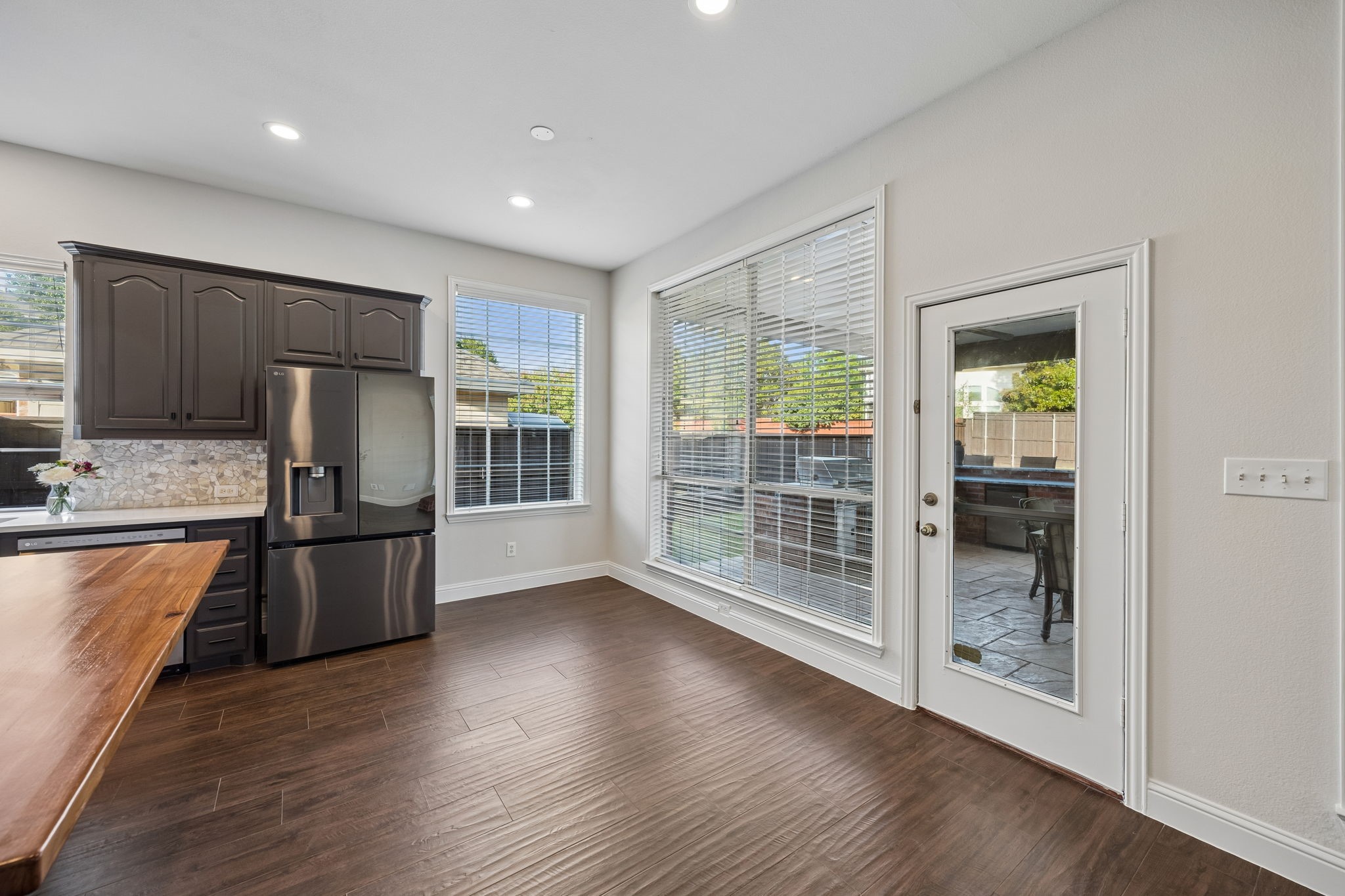 2713 Greenview Drive