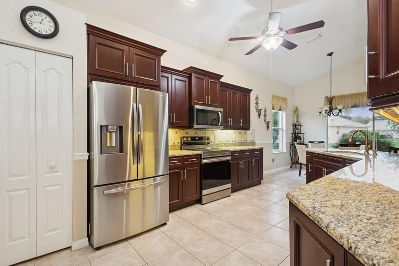 1207 SIESTA KEY CIR