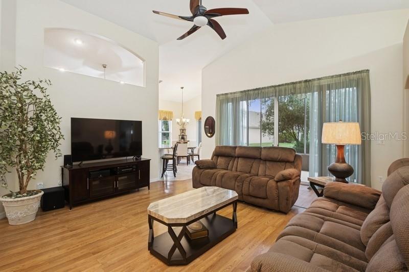 1207 SIESTA KEY CIR