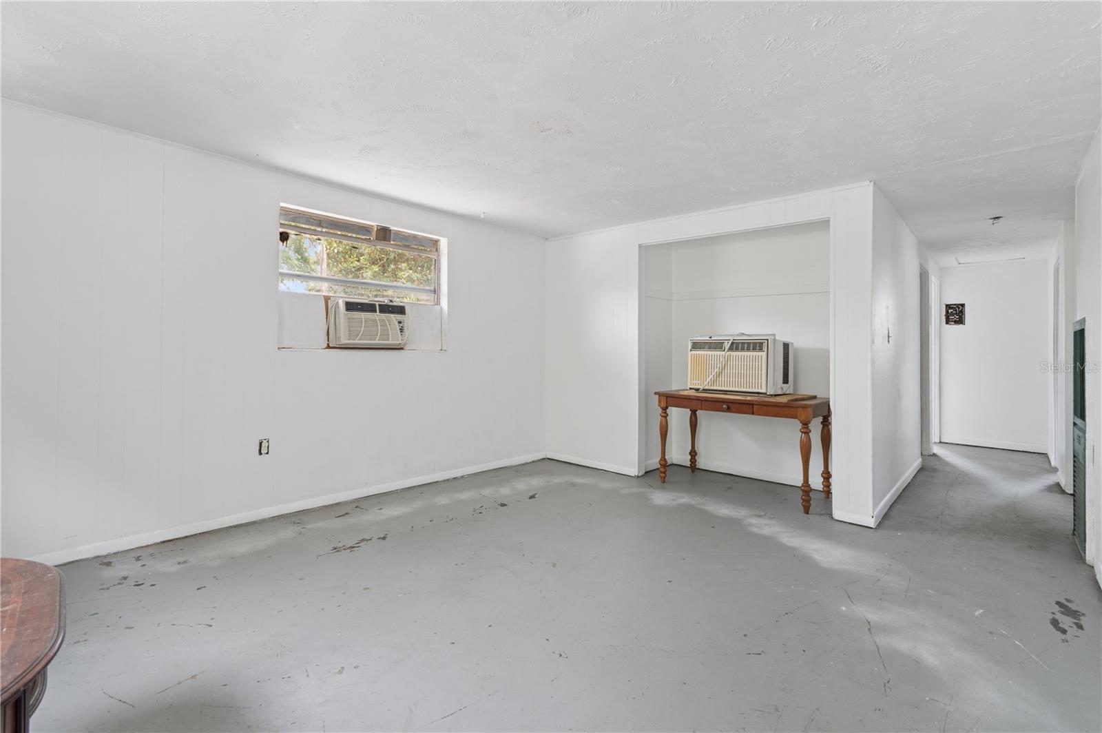 114 SPRING LAKE CIR