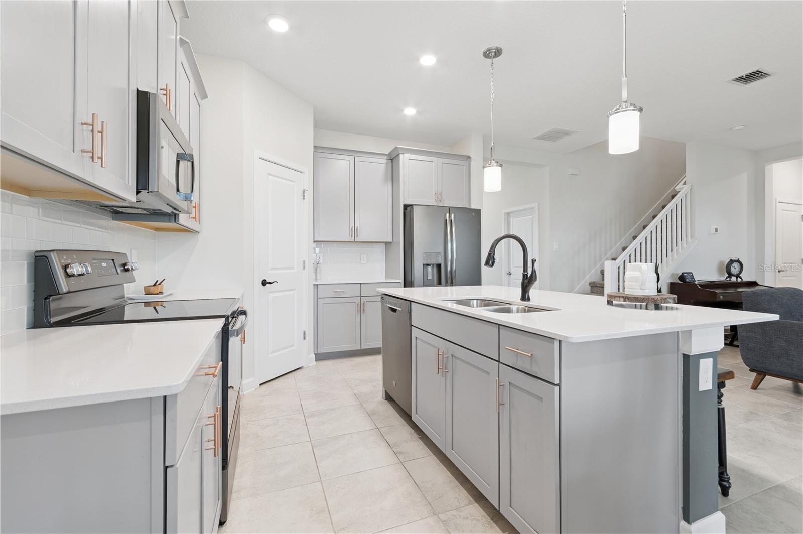 2279 MOUNTAIN PINE ST