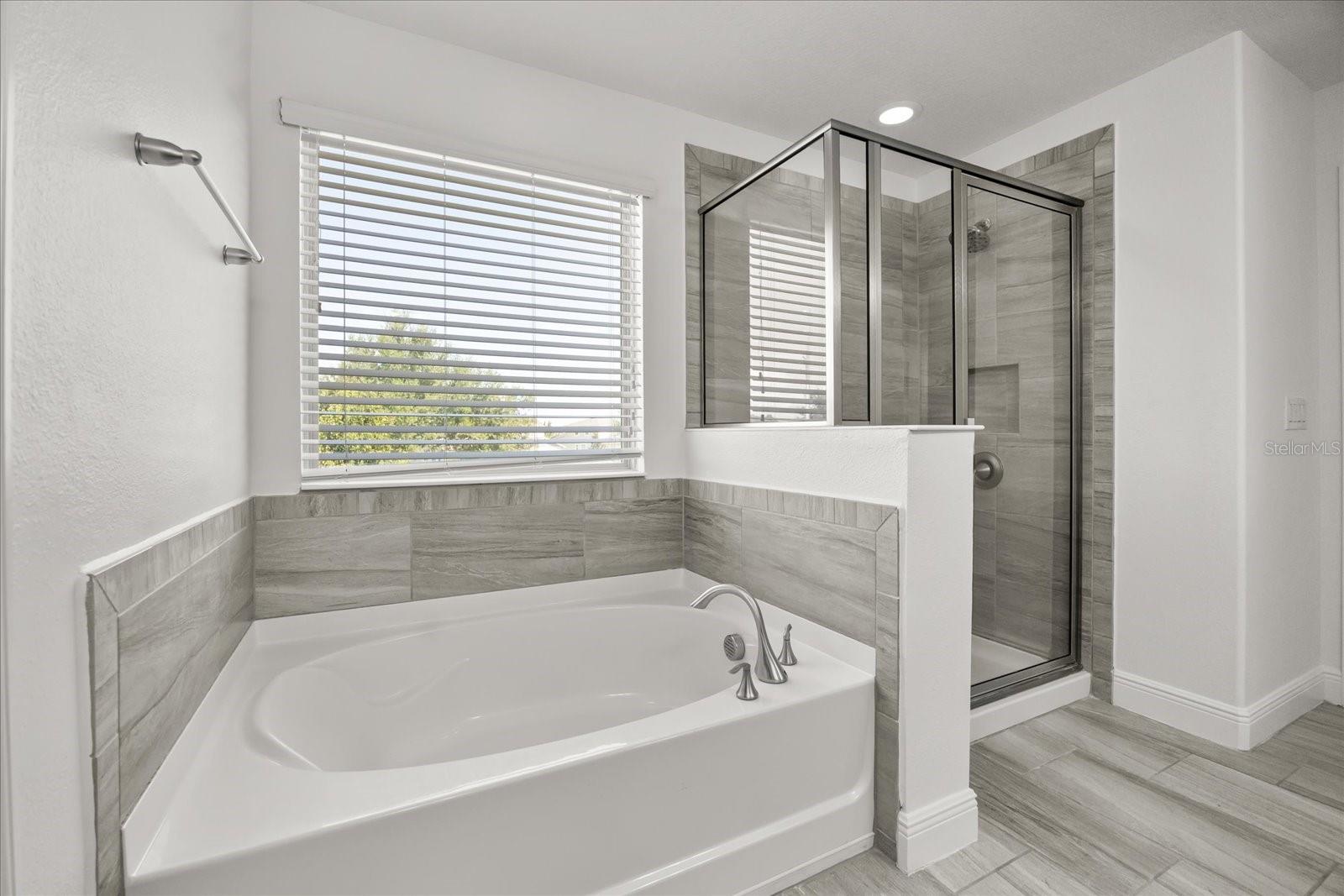 16125 HAMPTON CROSSING DR