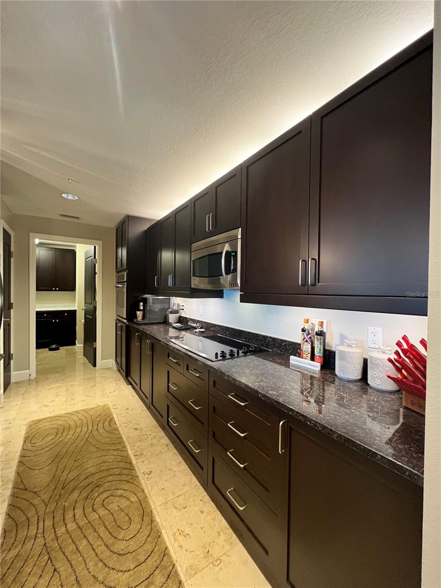 100 S EOLA DR #1105