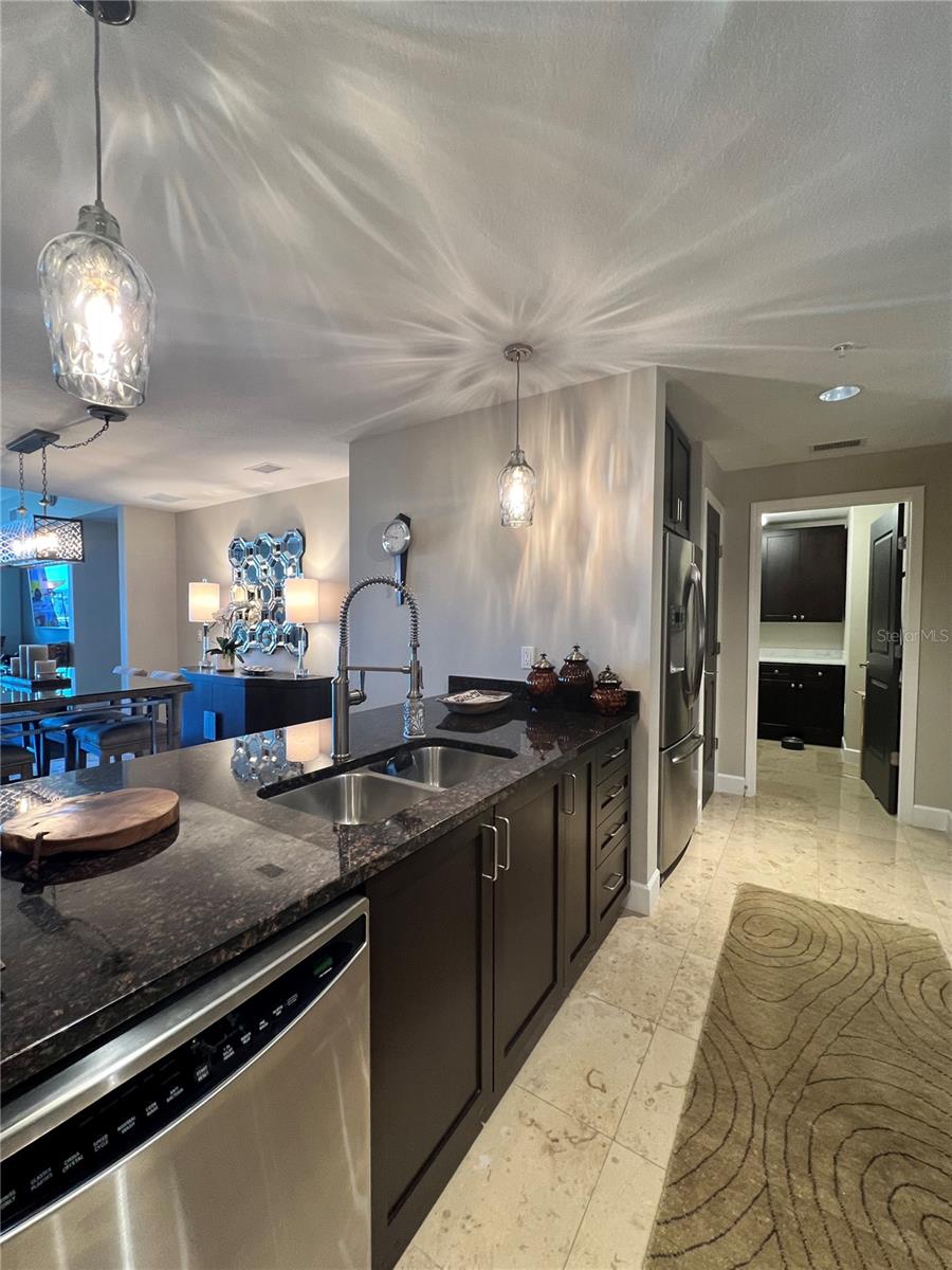 100 S EOLA DR #1105