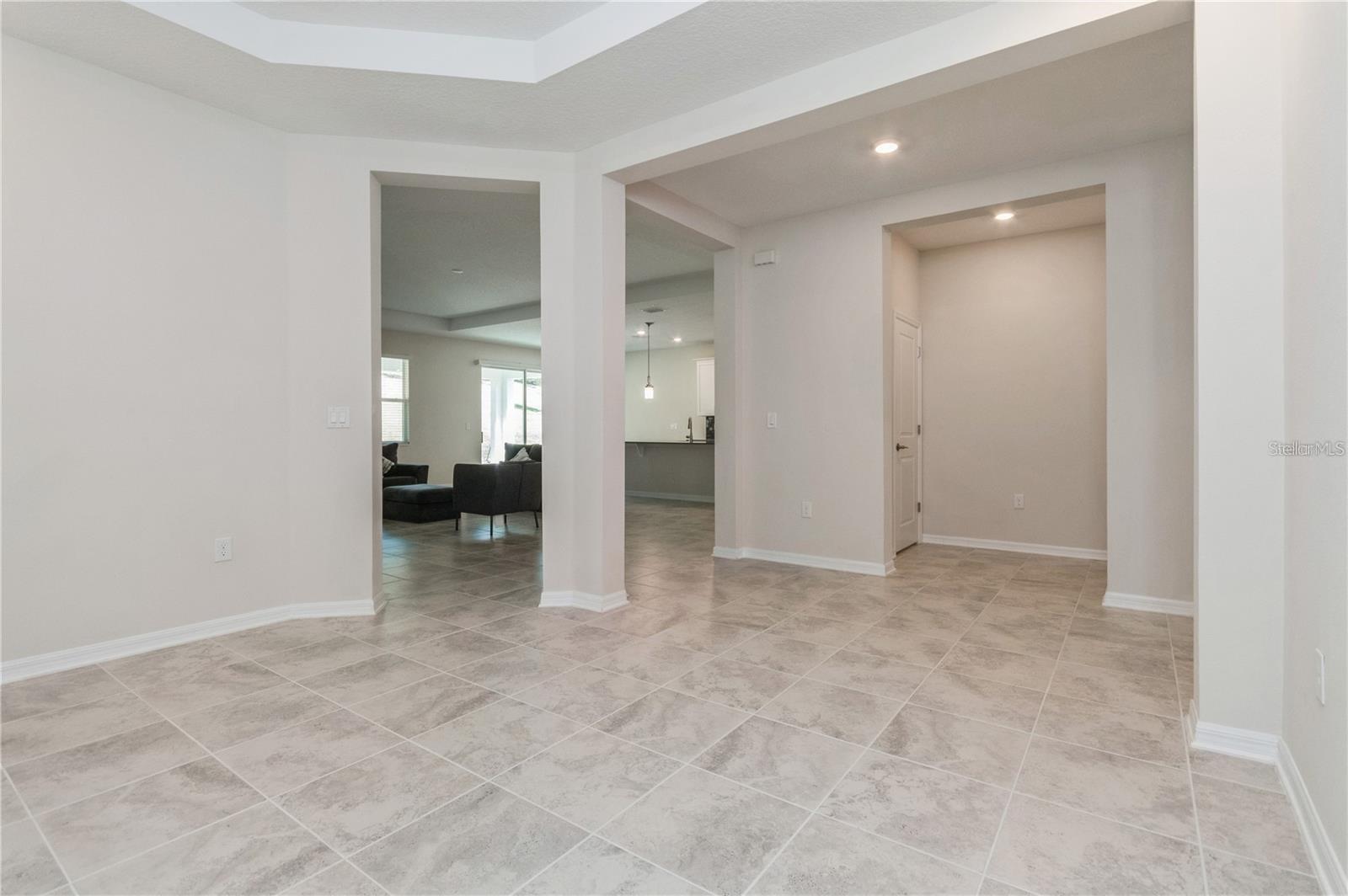 2738 NORWAY MAPLE CT