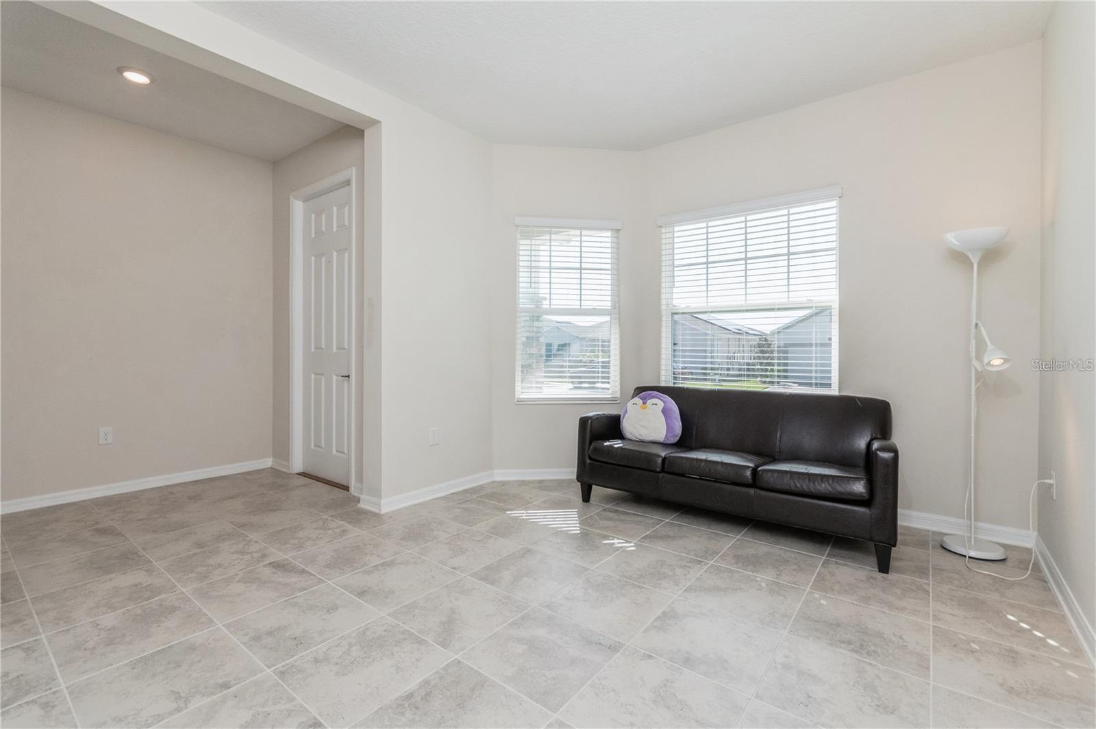 2738 NORWAY MAPLE CT