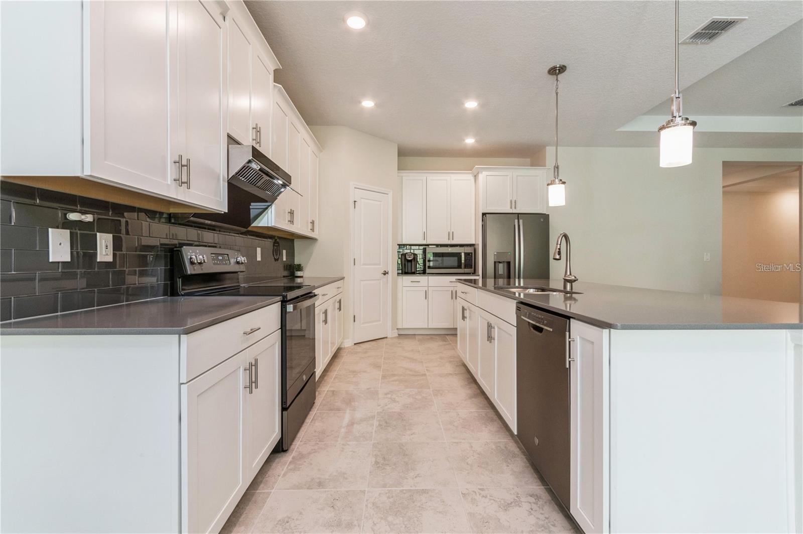 2738 NORWAY MAPLE CT