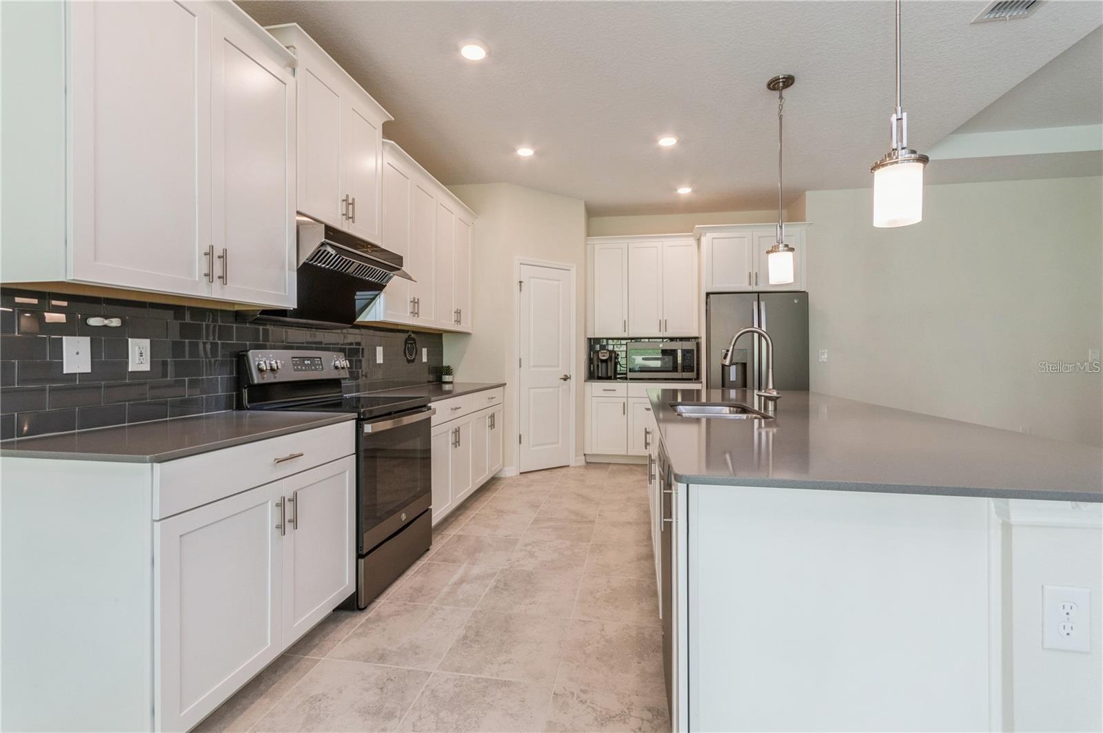 2738 NORWAY MAPLE CT