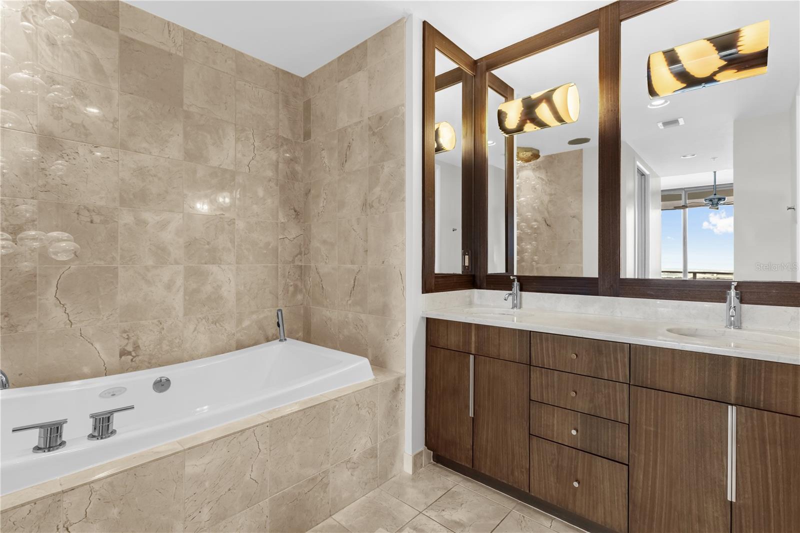 150 E ROBINSON ST #2701