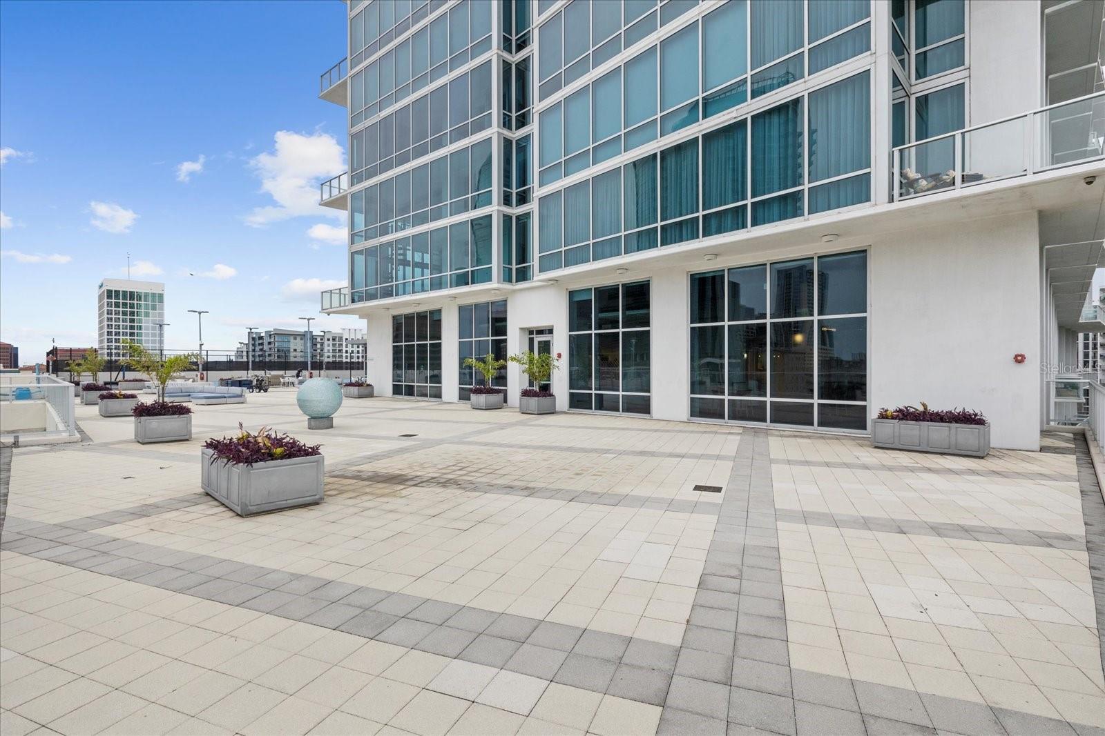150 E ROBINSON ST #2701