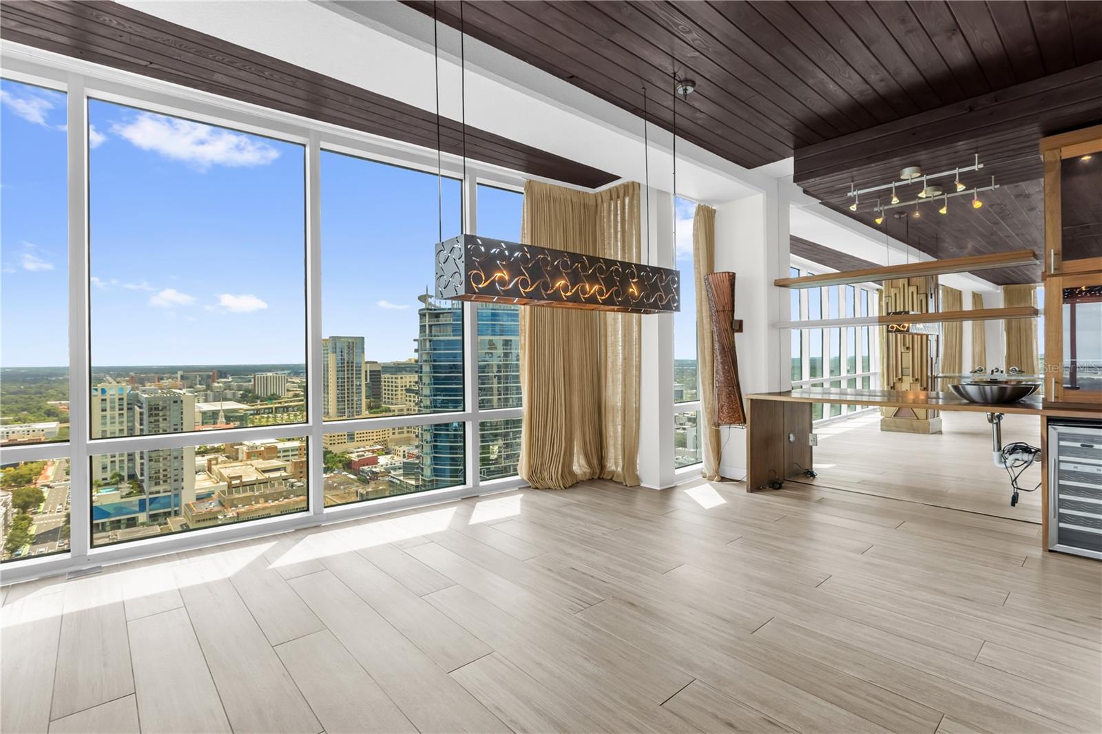 150 E ROBINSON ST #2701