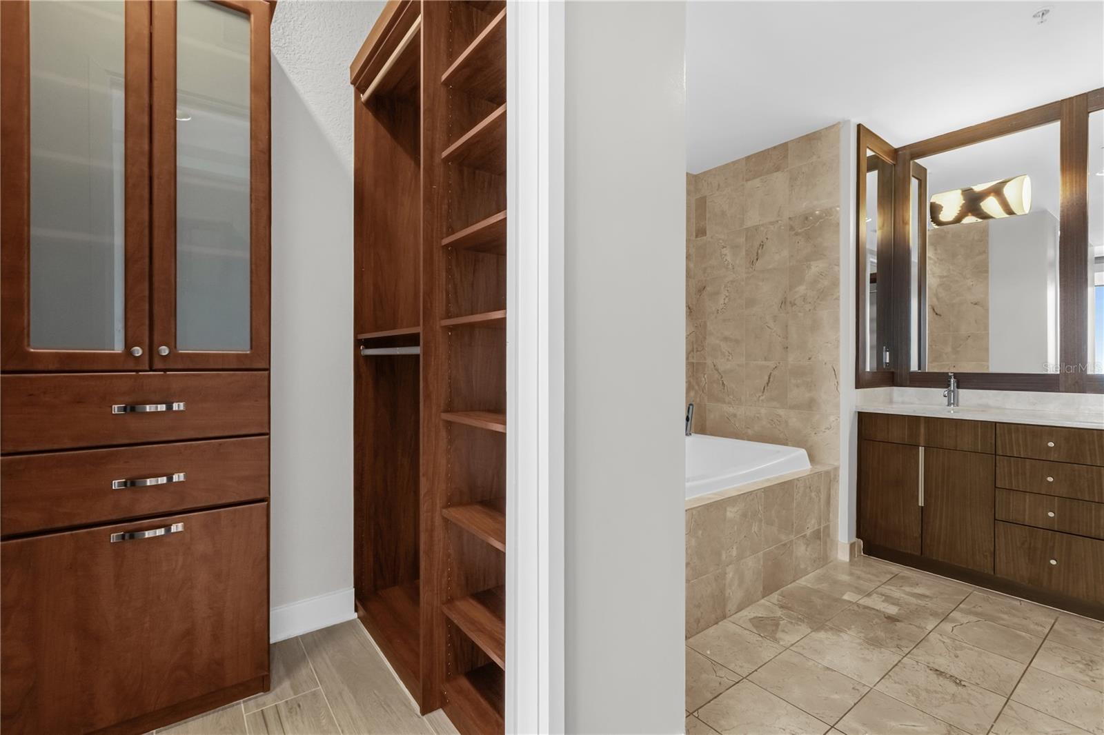 150 E ROBINSON ST #2701