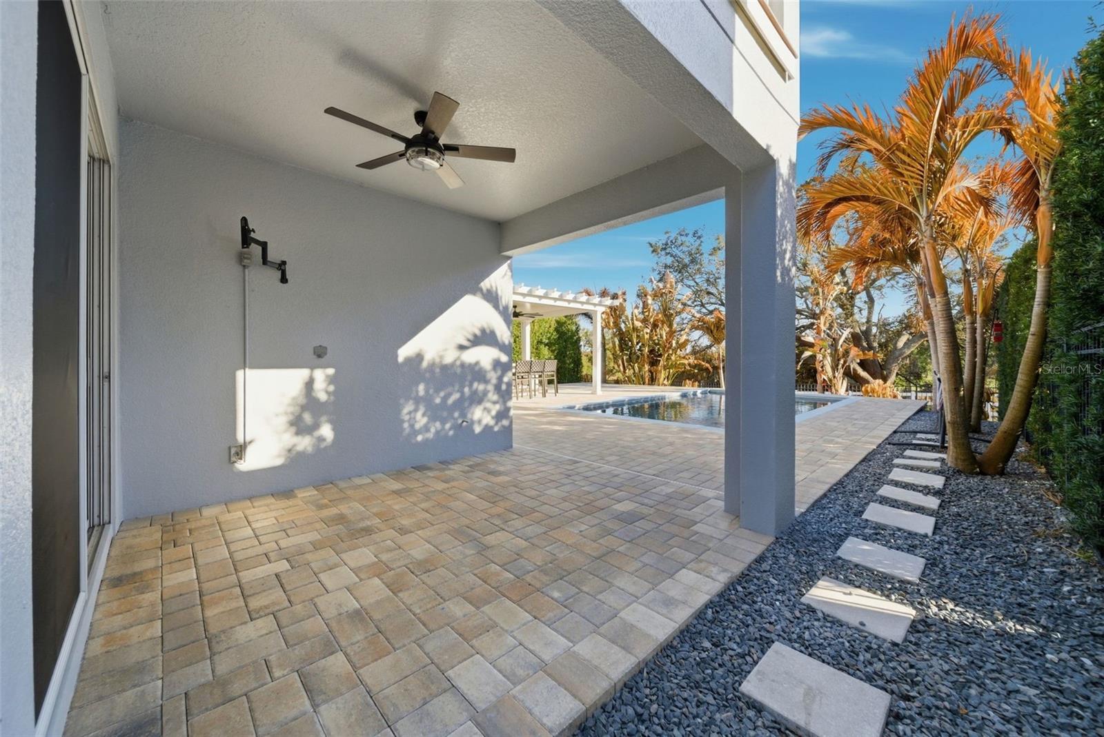 15210 SOUTHERN MARTIN ST