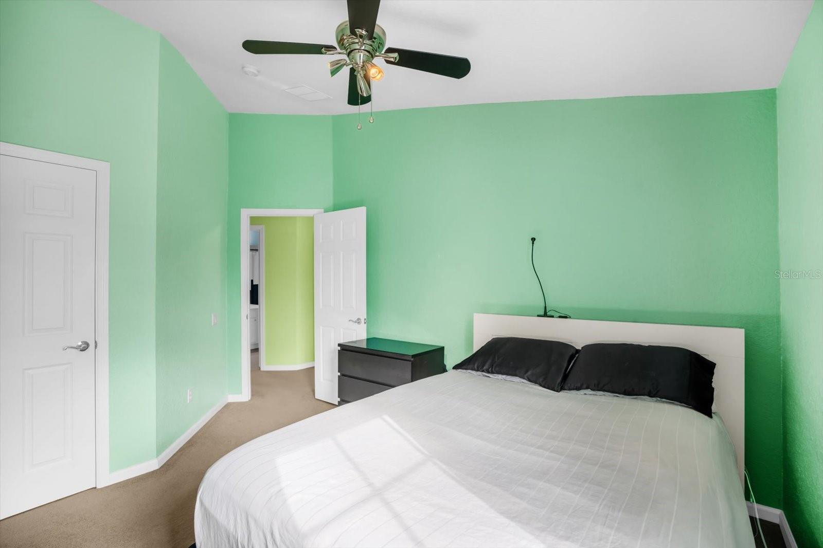 1120 ROCK HARBOR AVE