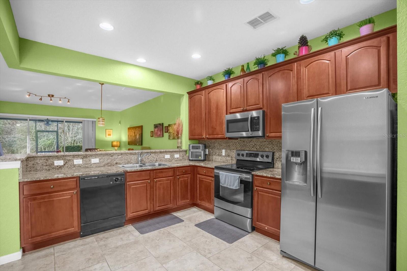 1120 ROCK HARBOR AVE