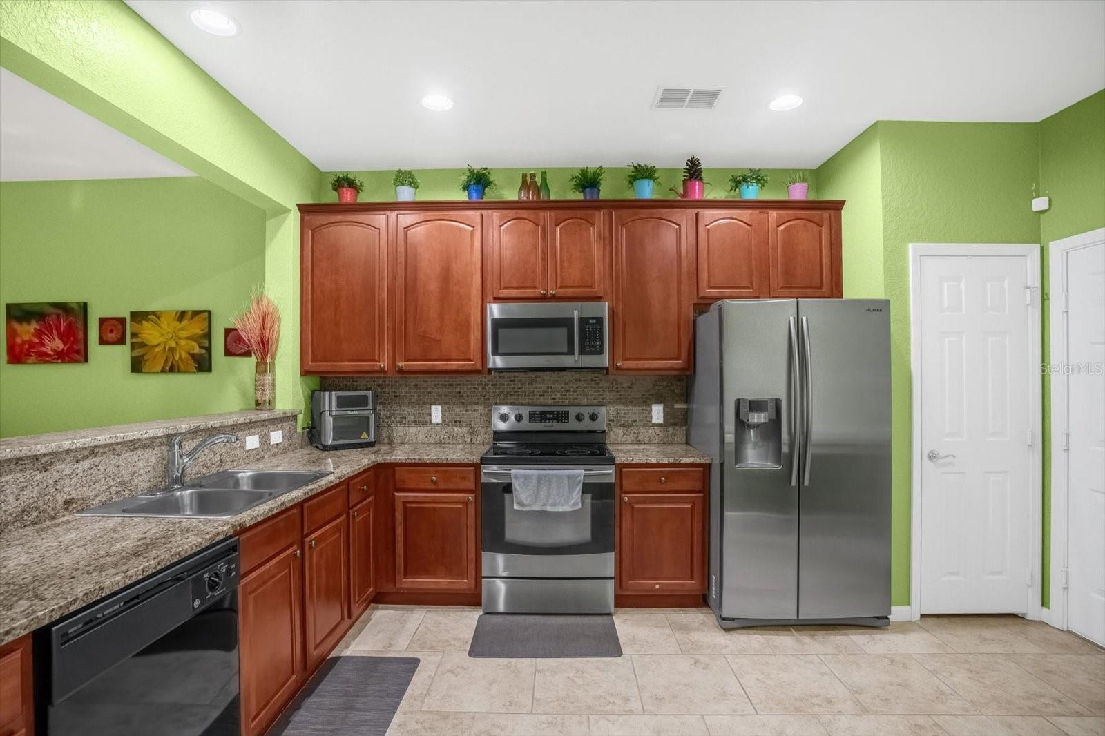 1120 ROCK HARBOR AVE