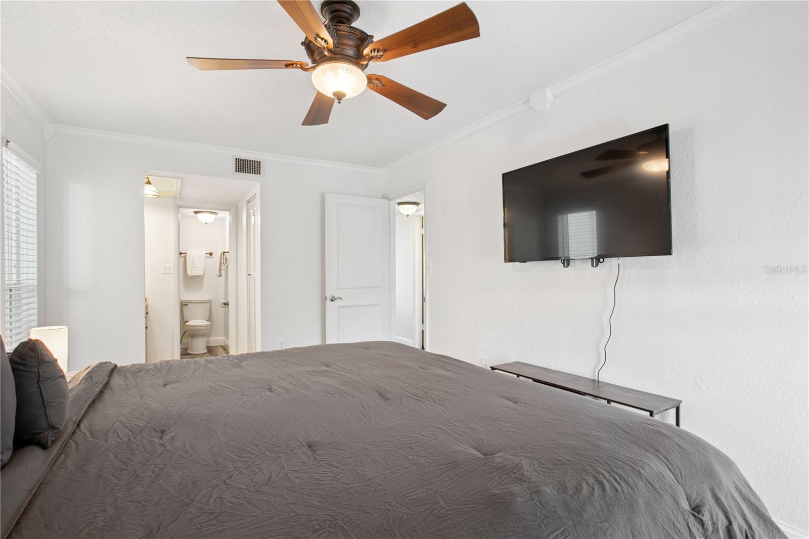 661 POINSETTIA AVE #307