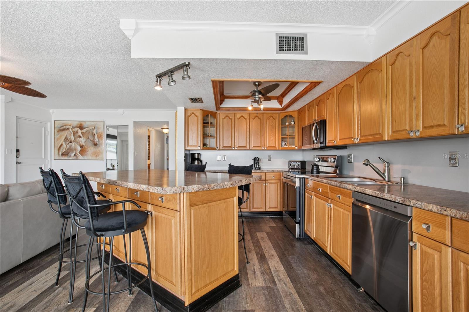 661 POINSETTIA AVE #307