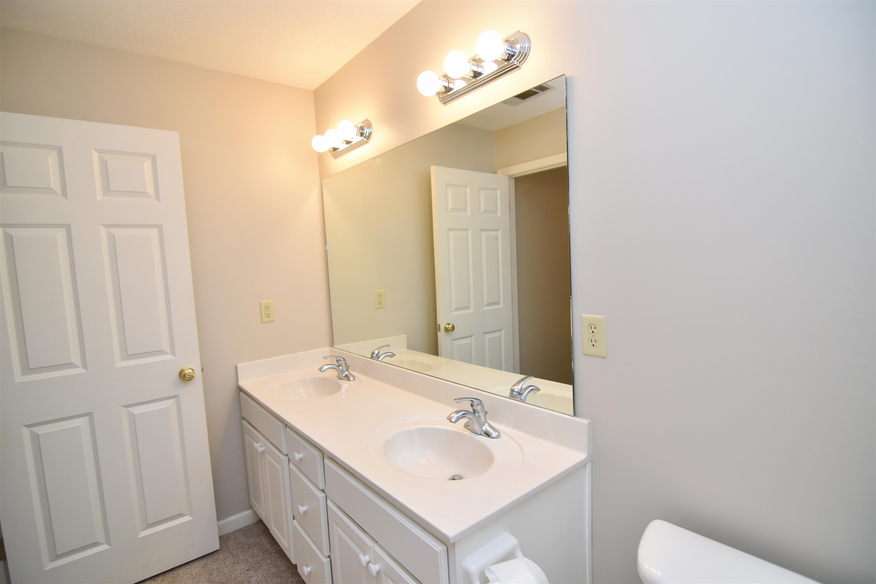 4880 SNICKERS DR