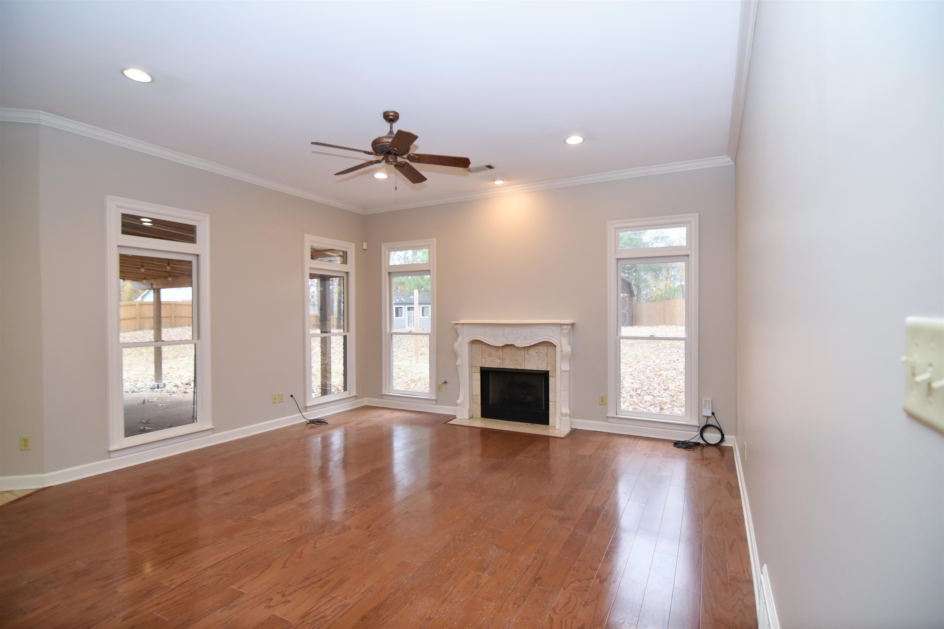 4880 SNICKERS DR