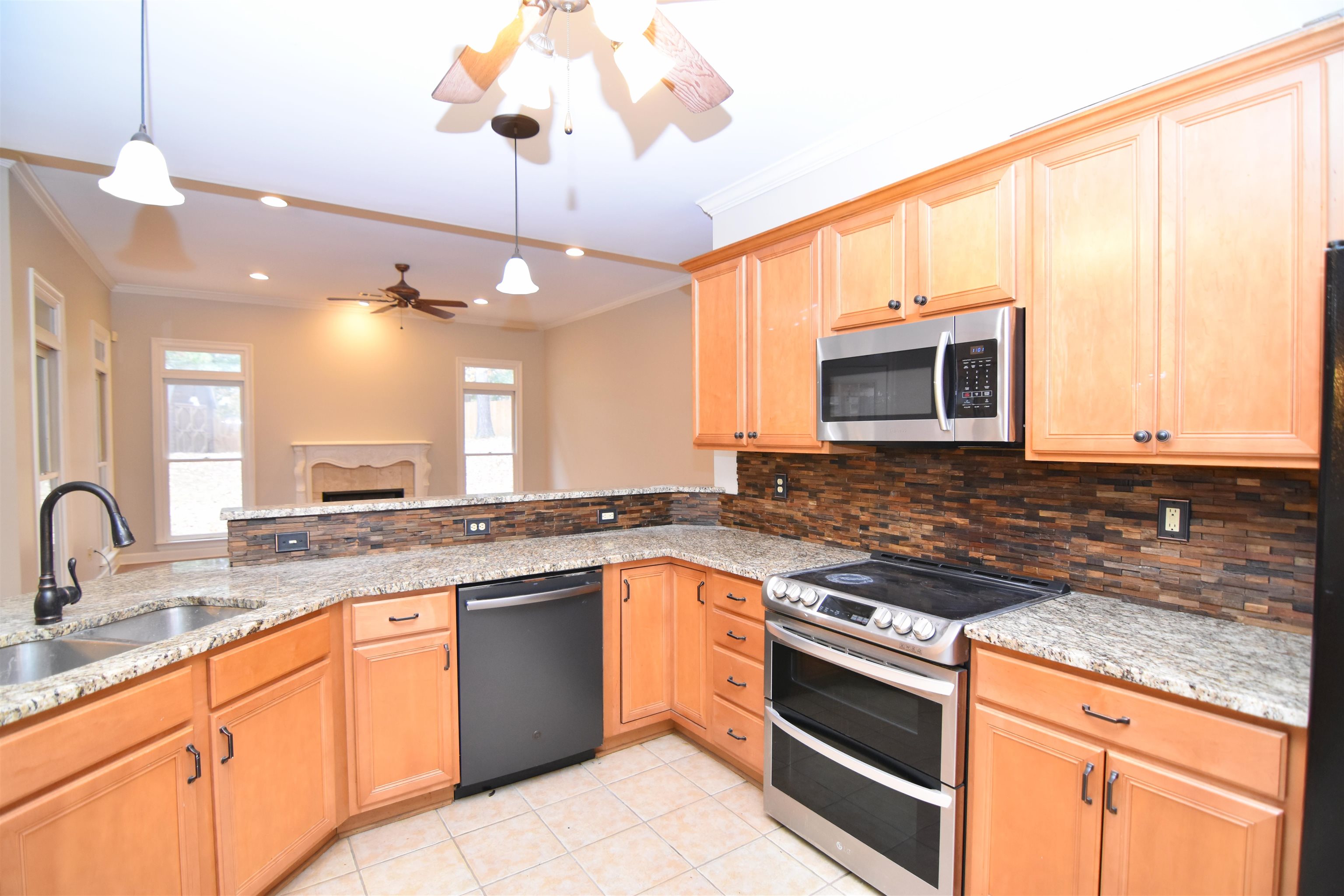 4880 SNICKERS DR