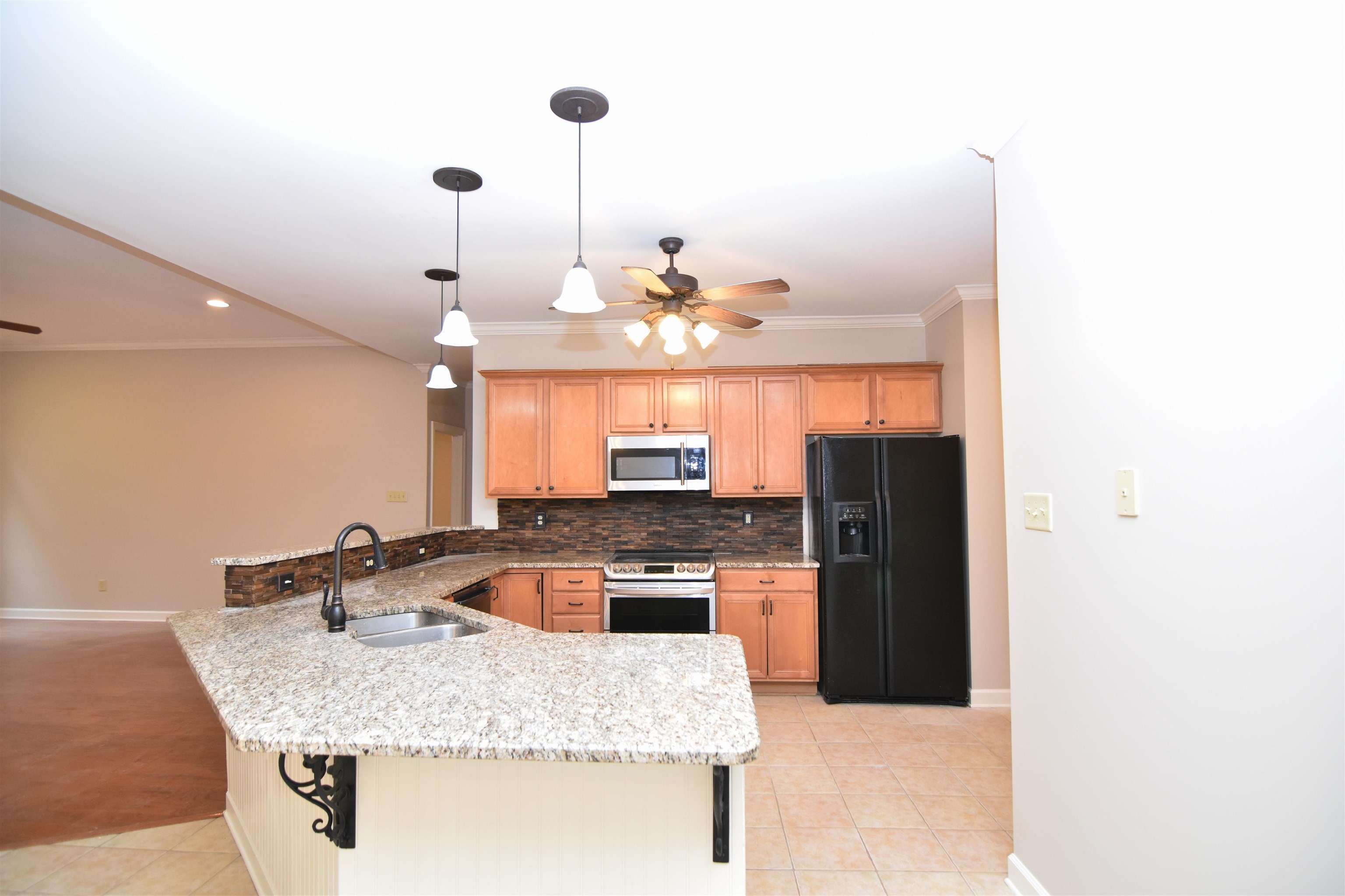 4880 SNICKERS DR