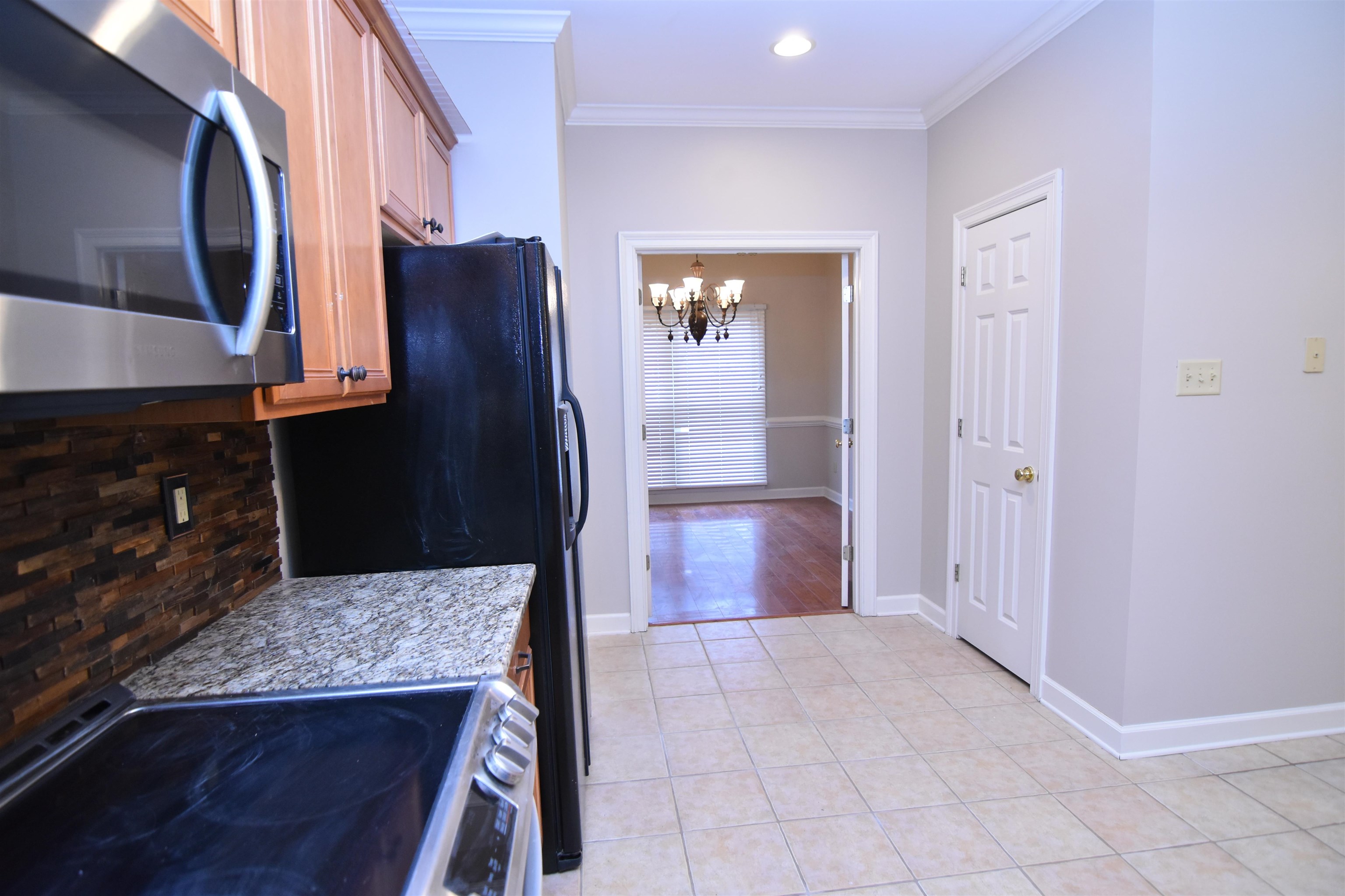 4880 SNICKERS DR