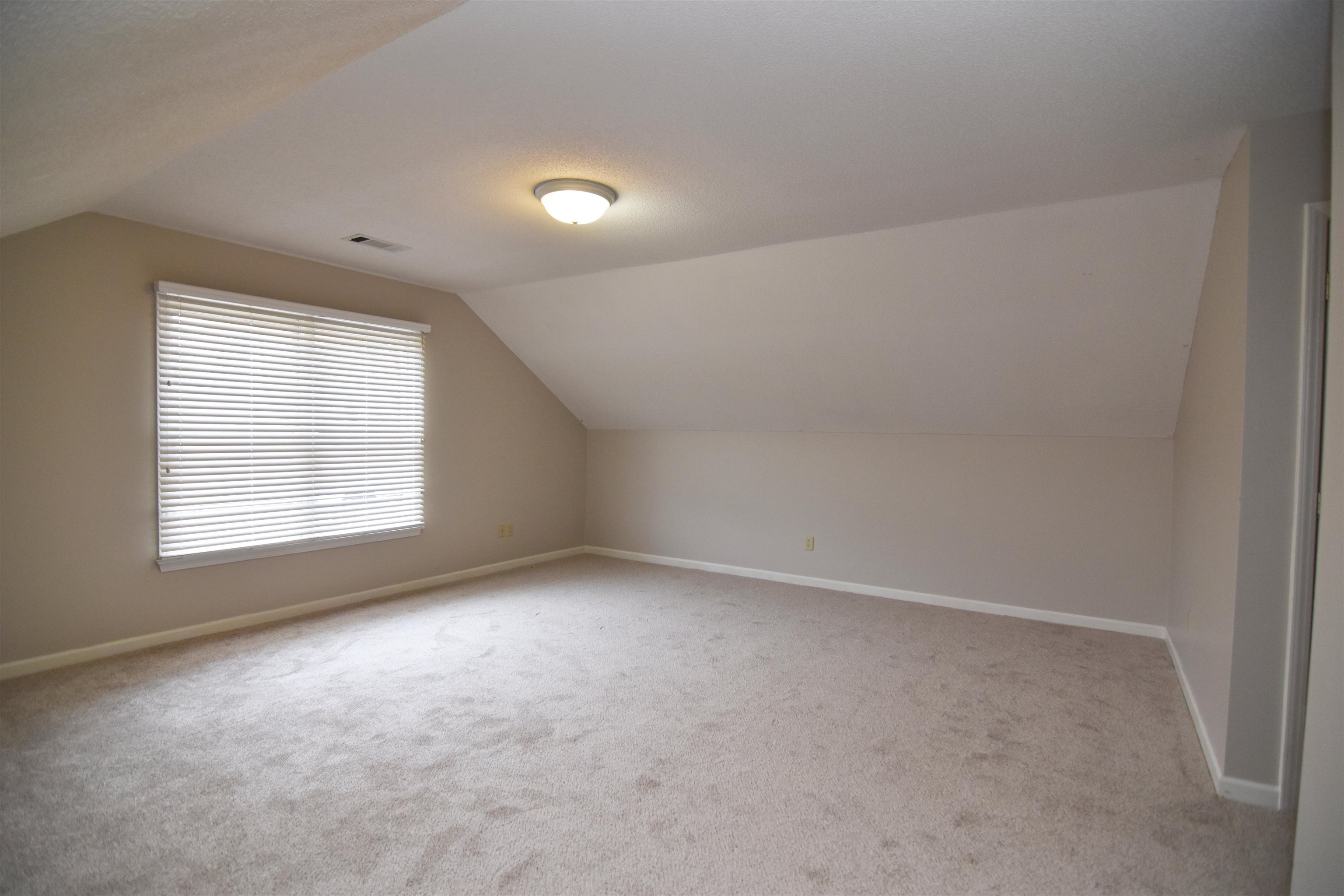 4880 SNICKERS DR