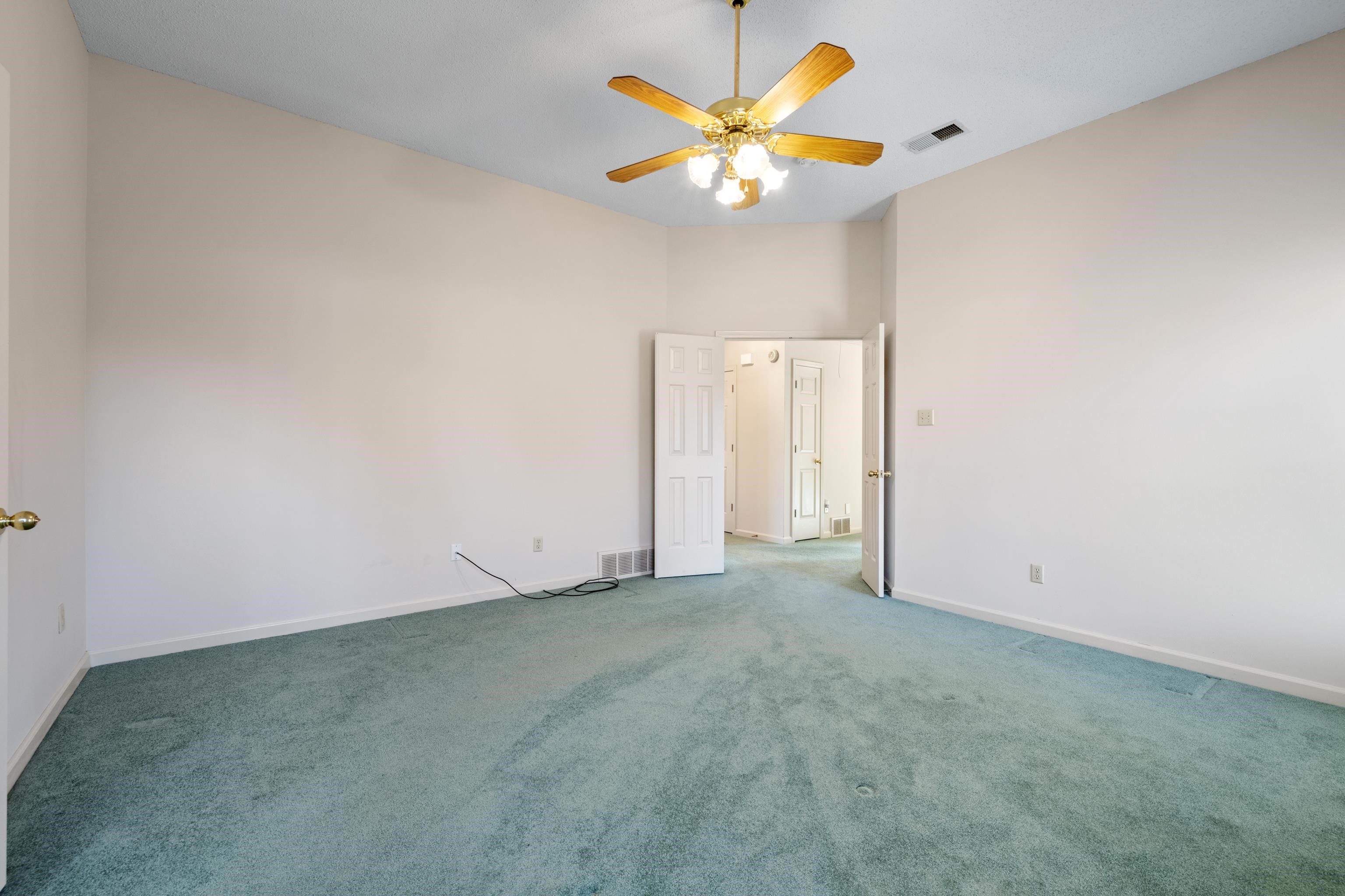 8386 KING WILLIAM DR