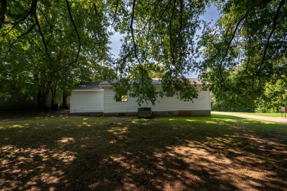 211 DRAKE AVE