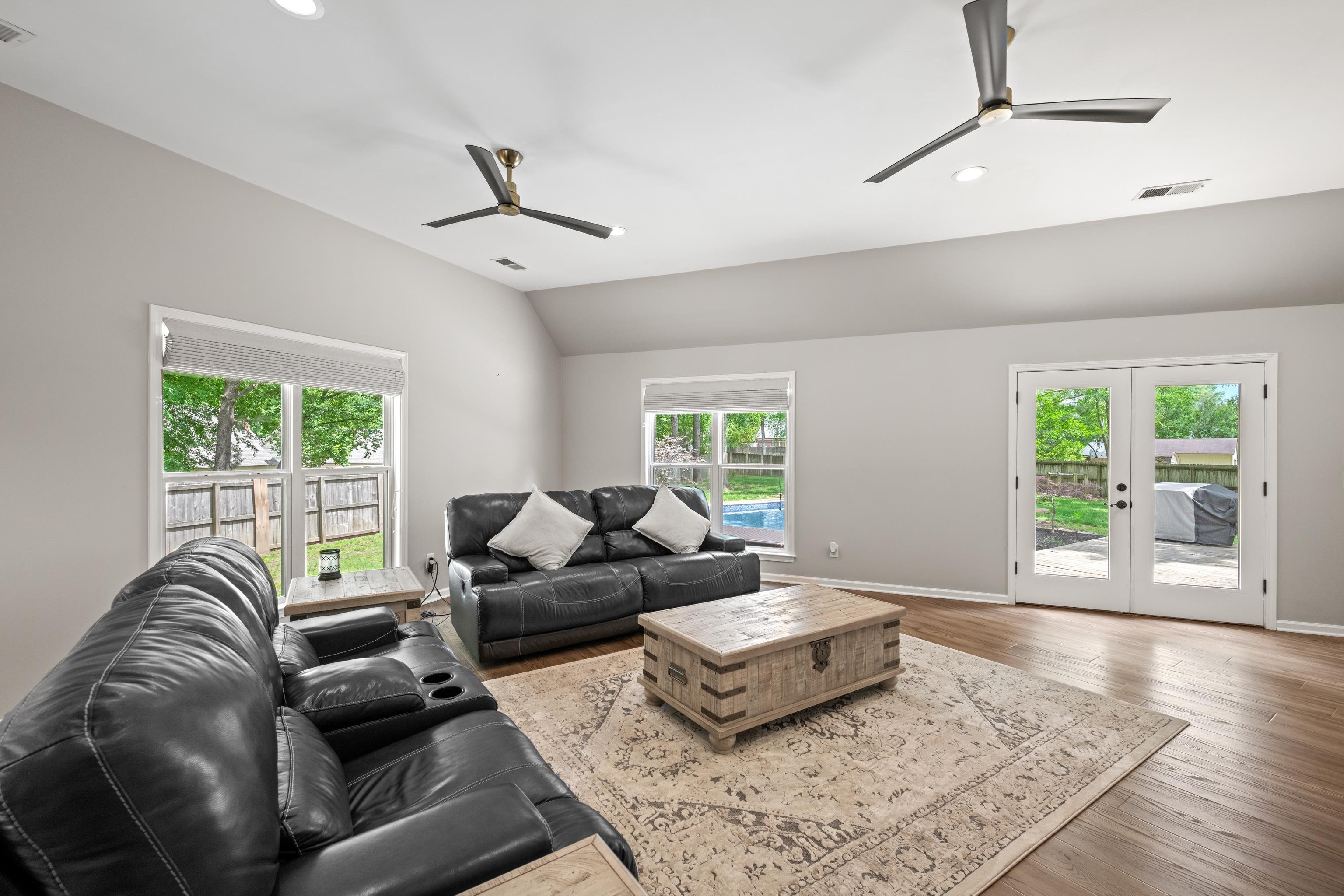874 MERCERSBURG CV