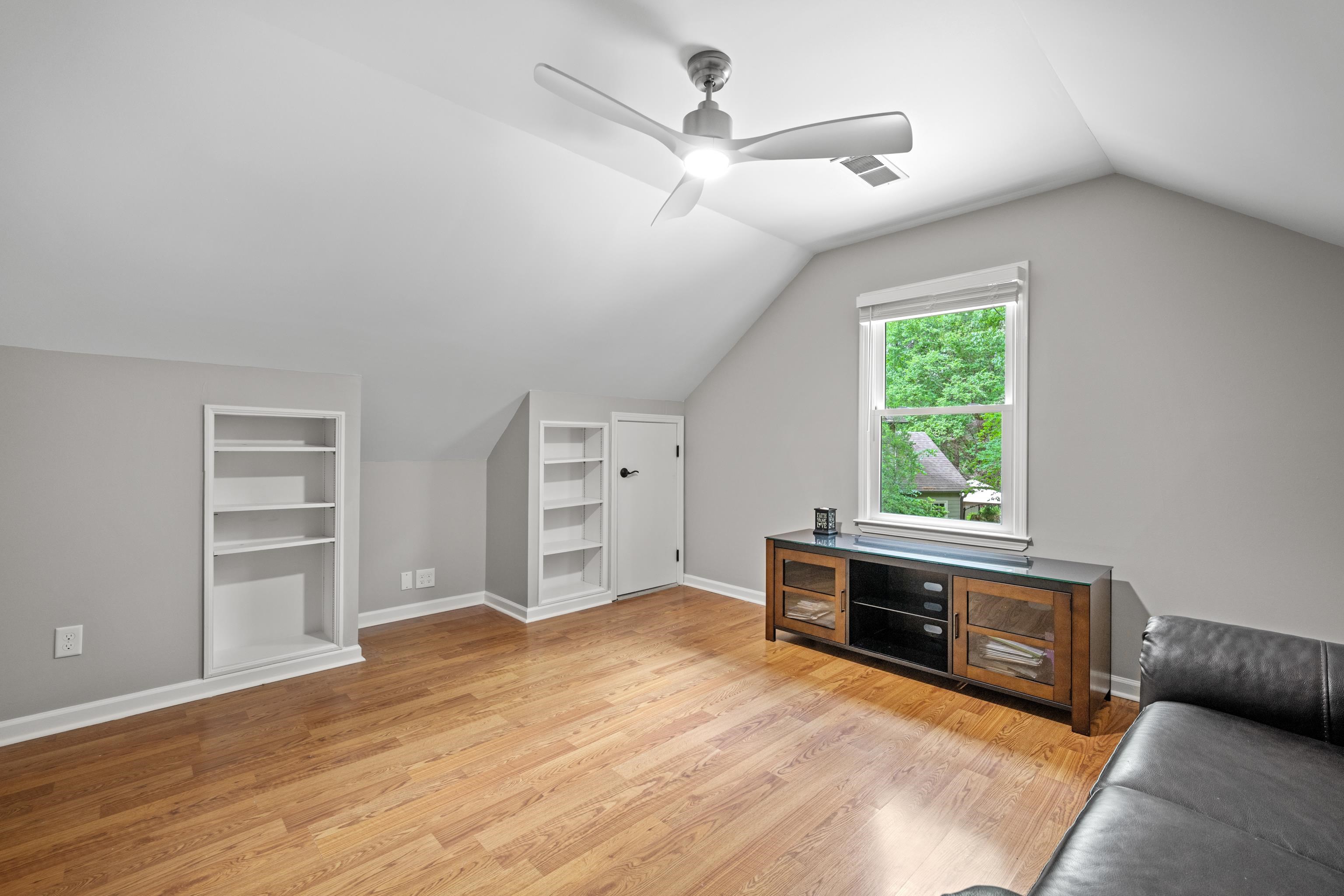 874 MERCERSBURG CV