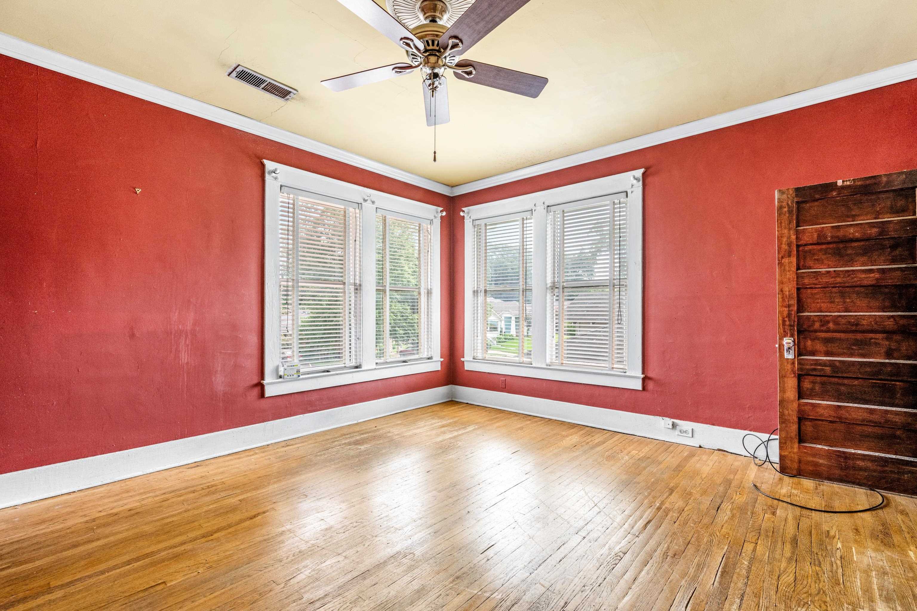 1331 FAXON AVE