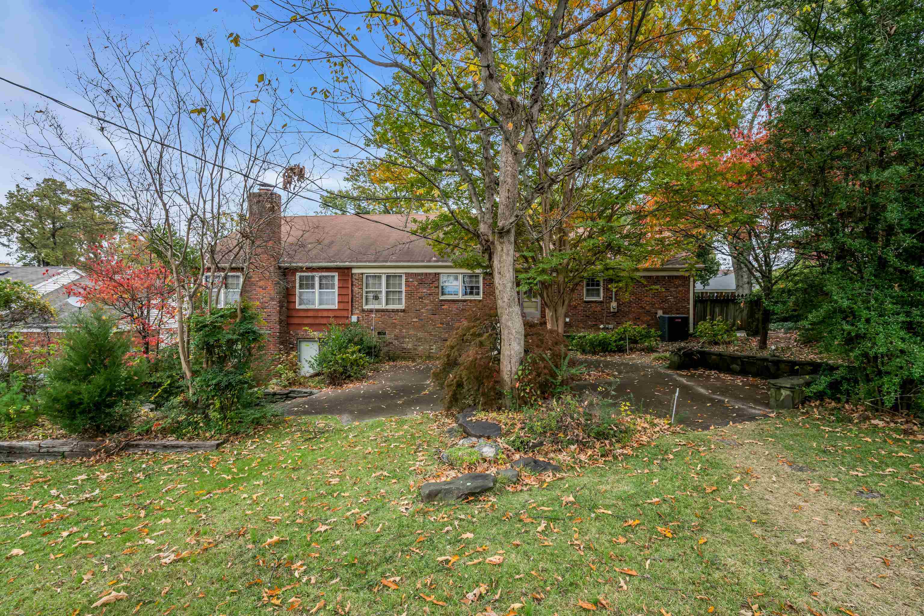 933 PARK VALLEY RD