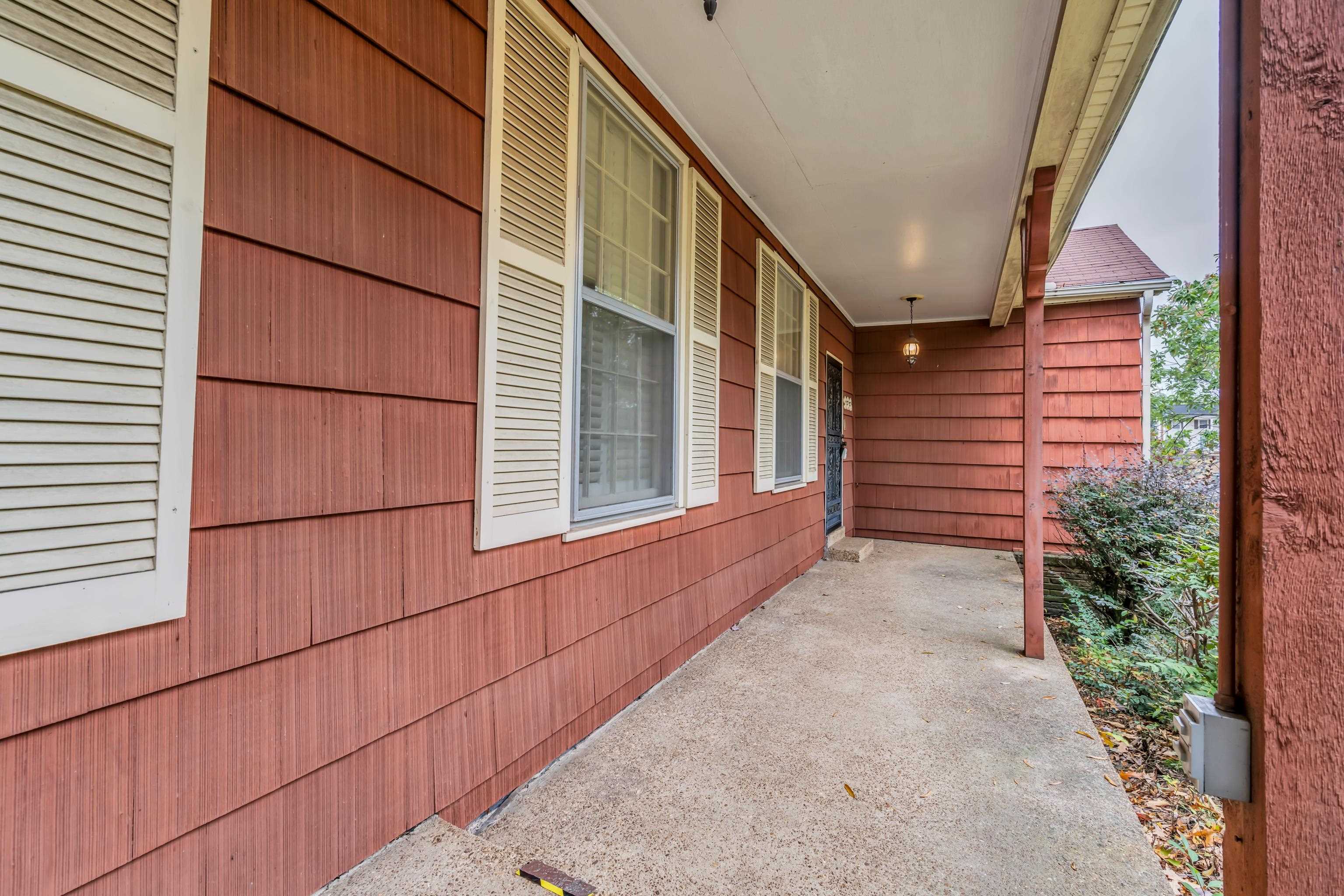 933 PARK VALLEY RD