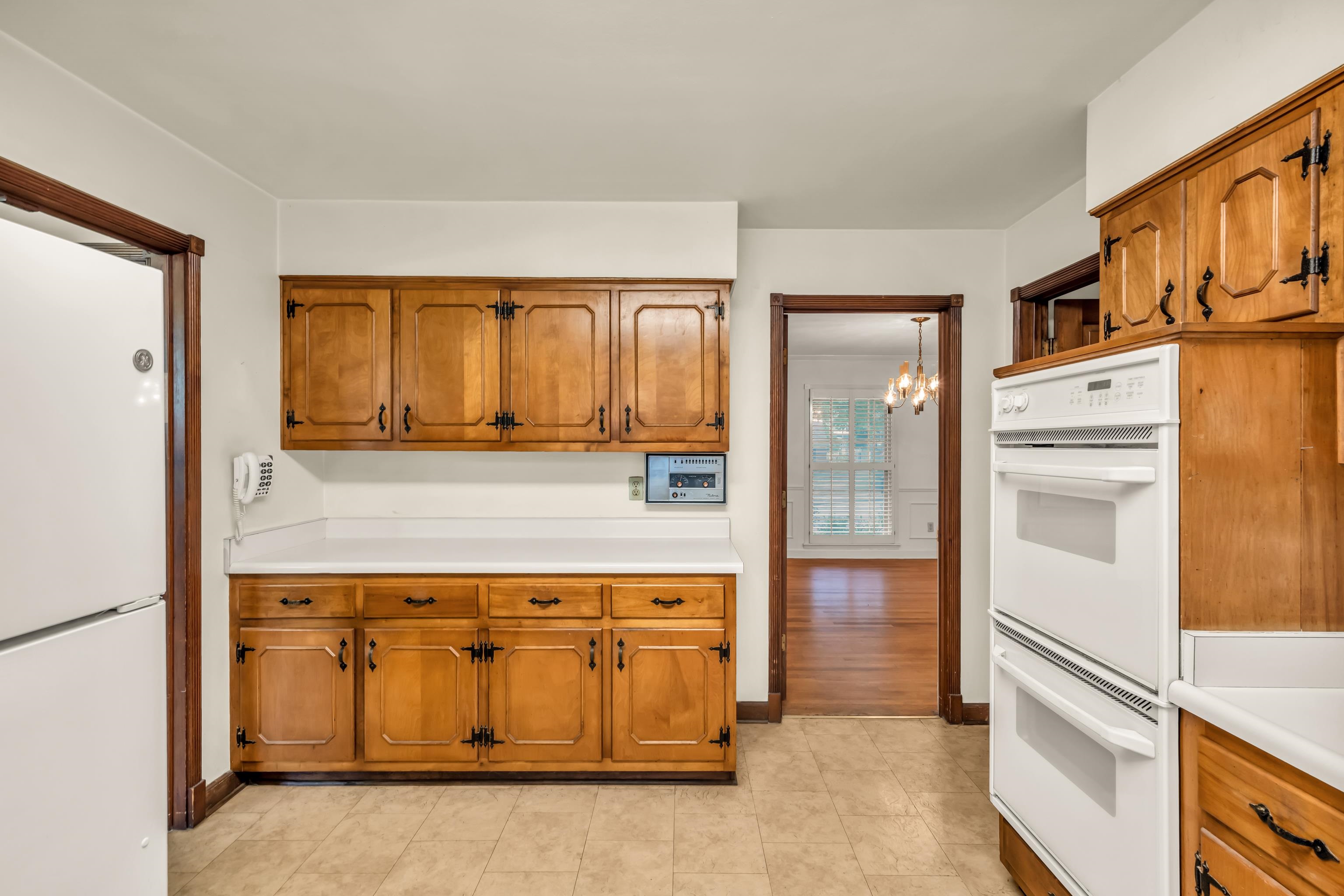 933 PARK VALLEY RD
