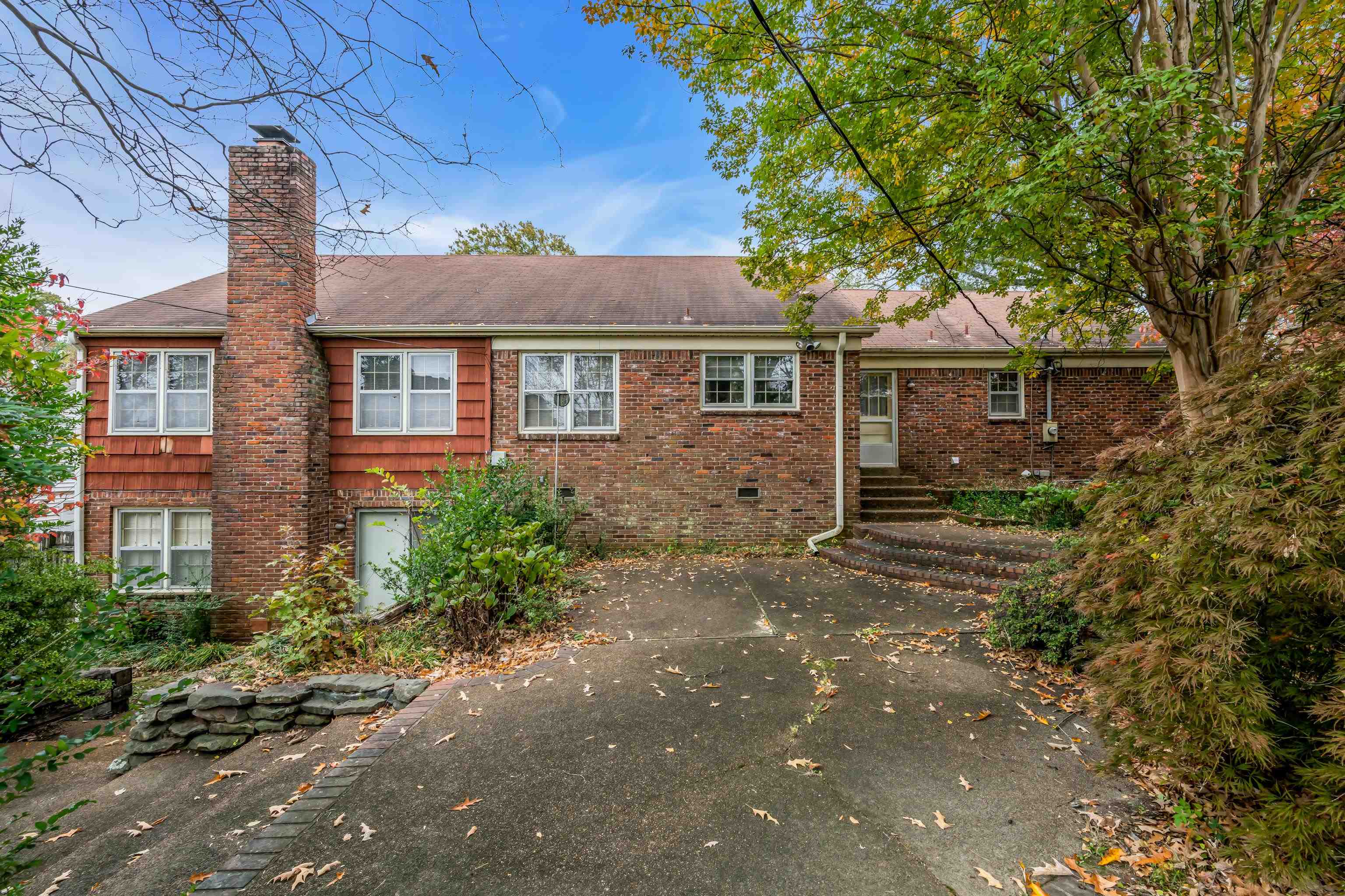 933 PARK VALLEY RD