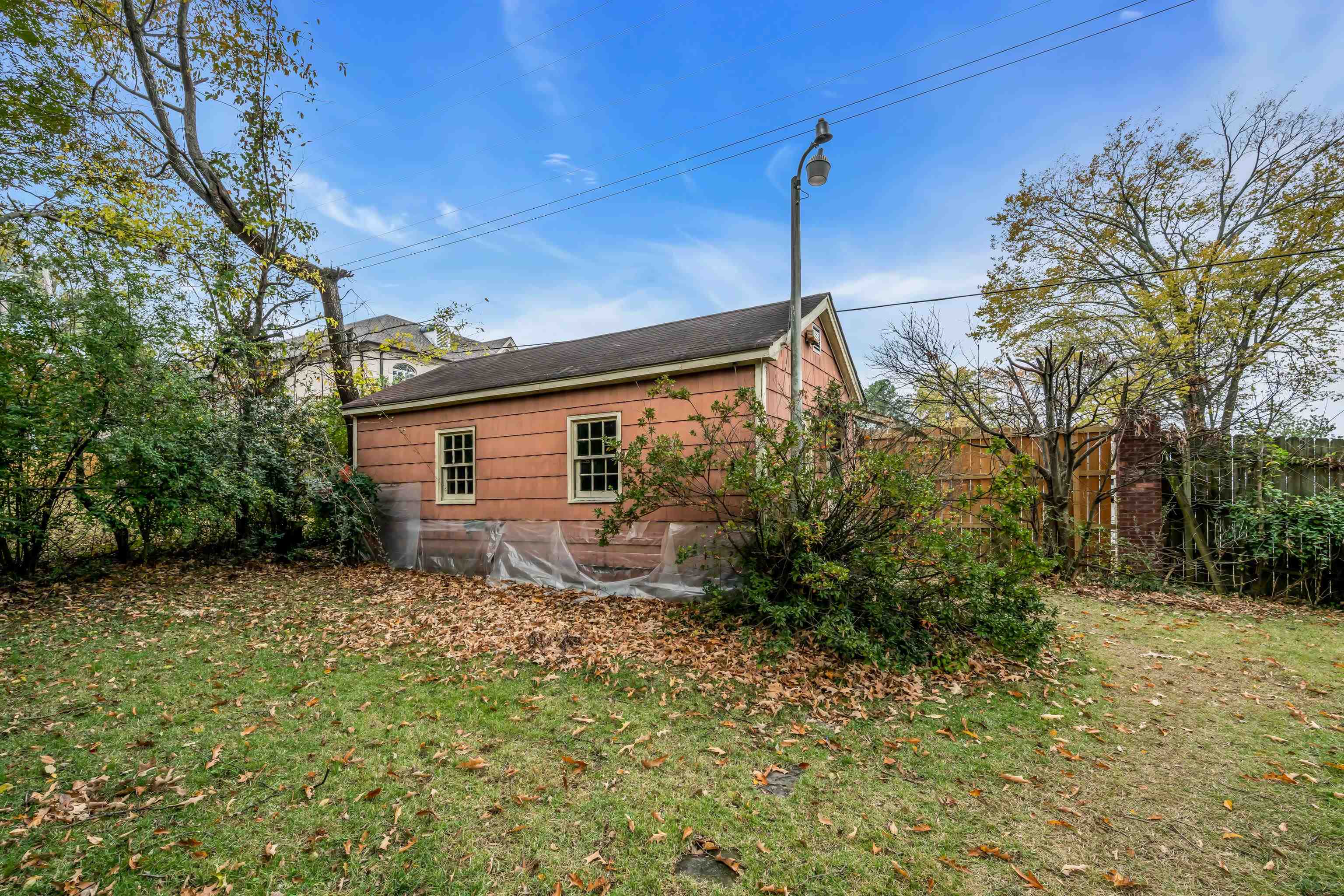 933 PARK VALLEY RD