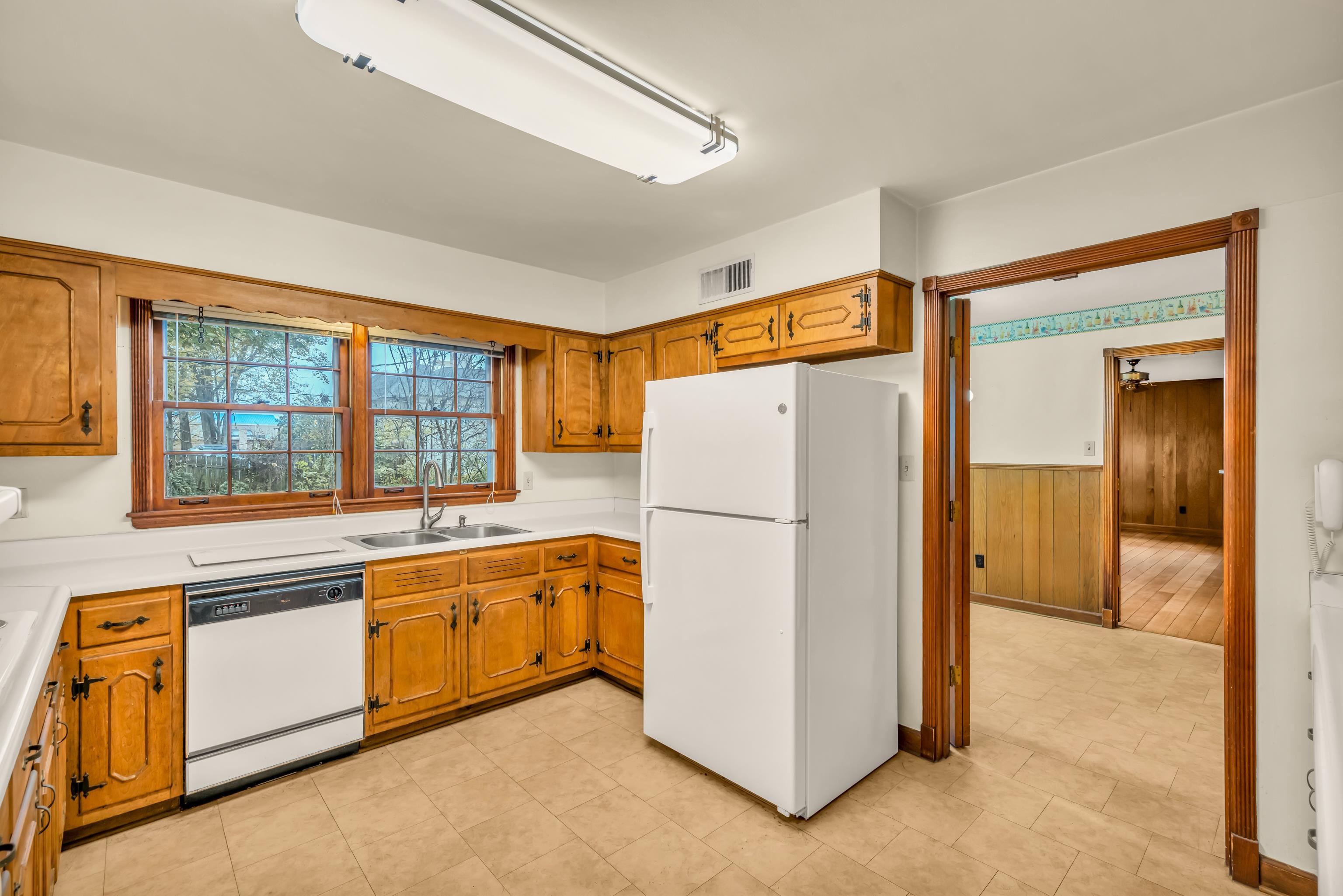 933 PARK VALLEY RD