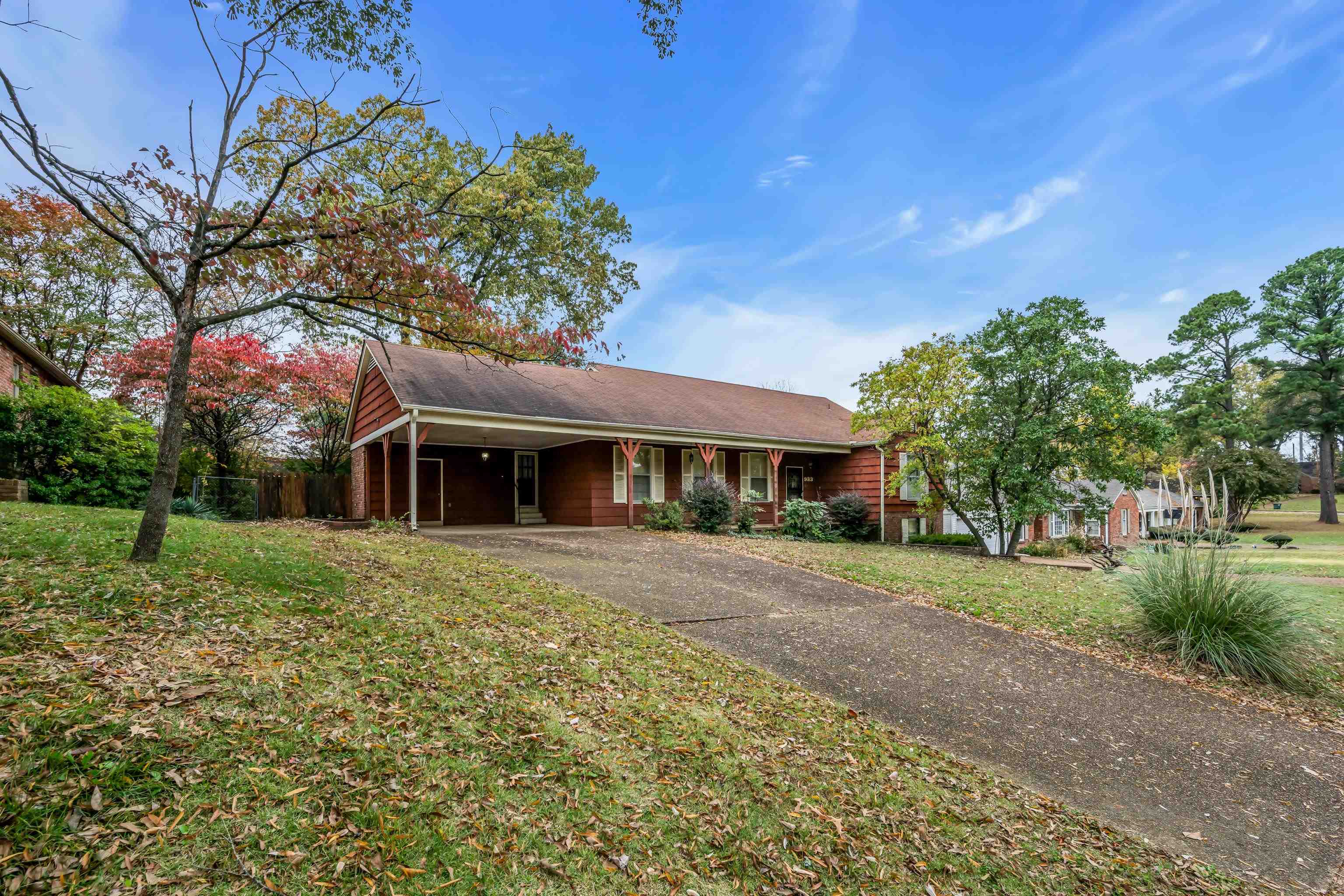 933 PARK VALLEY RD