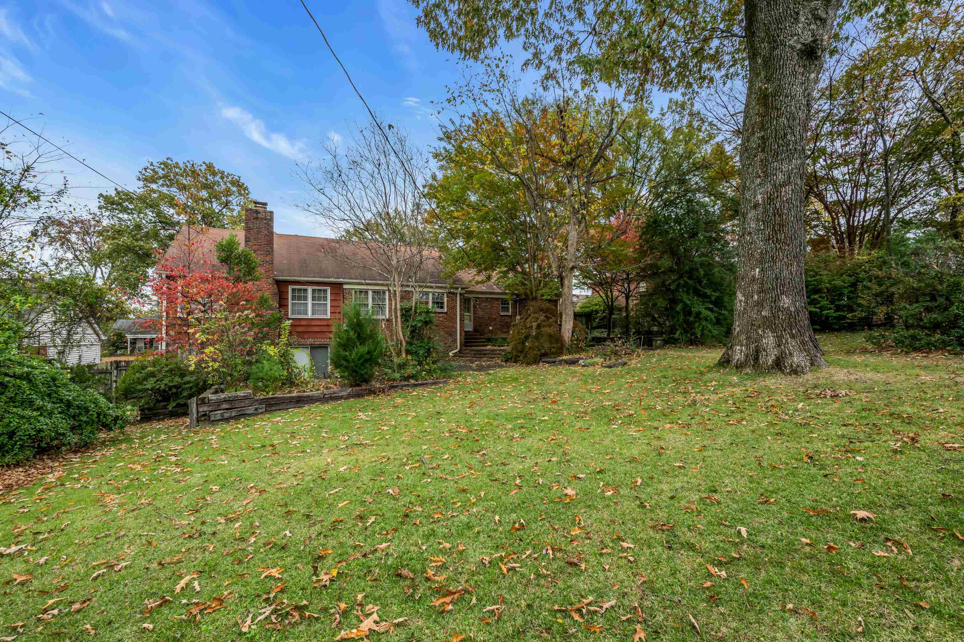 933 PARK VALLEY RD