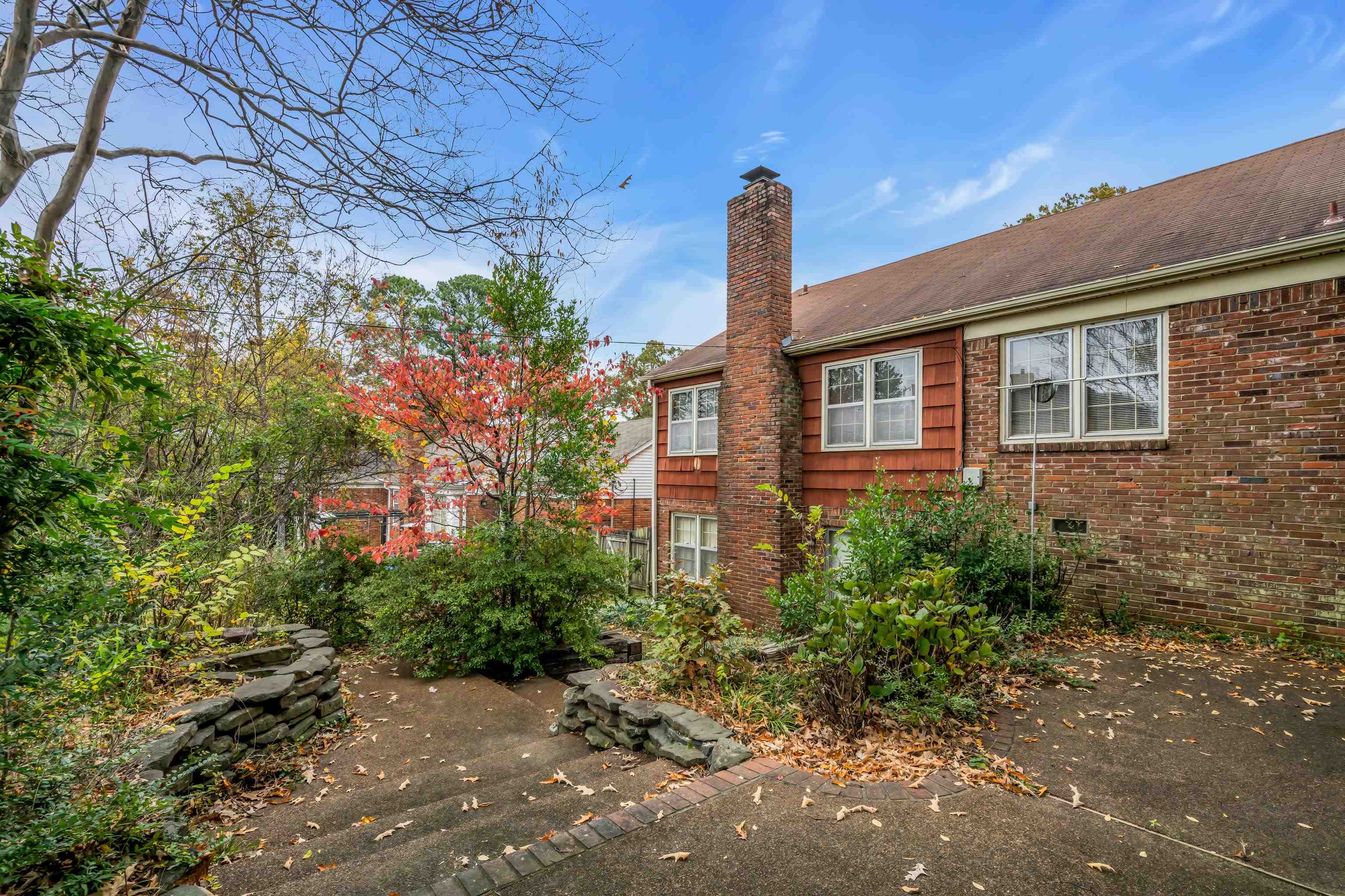 933 PARK VALLEY RD