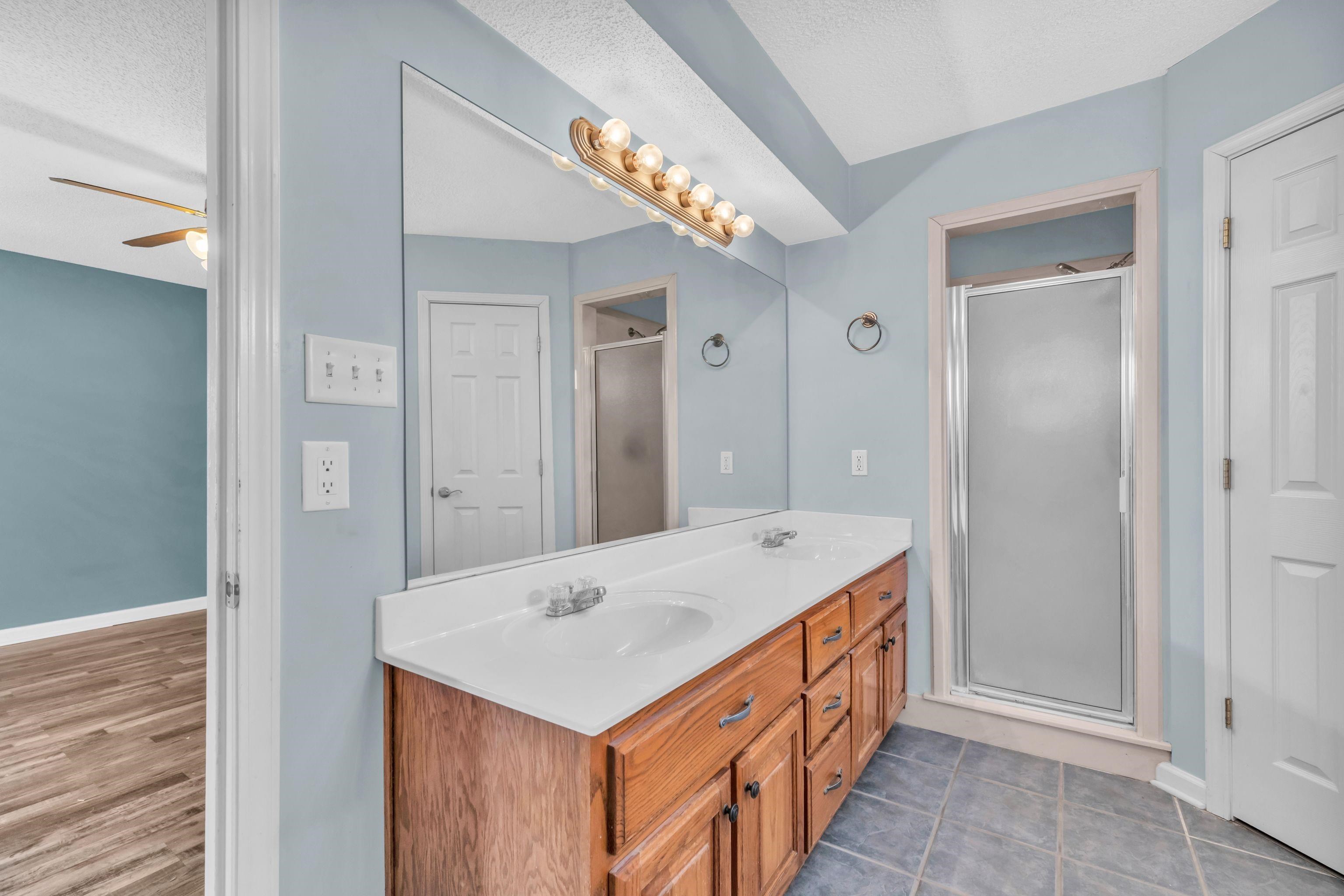 14 AZALEA DR