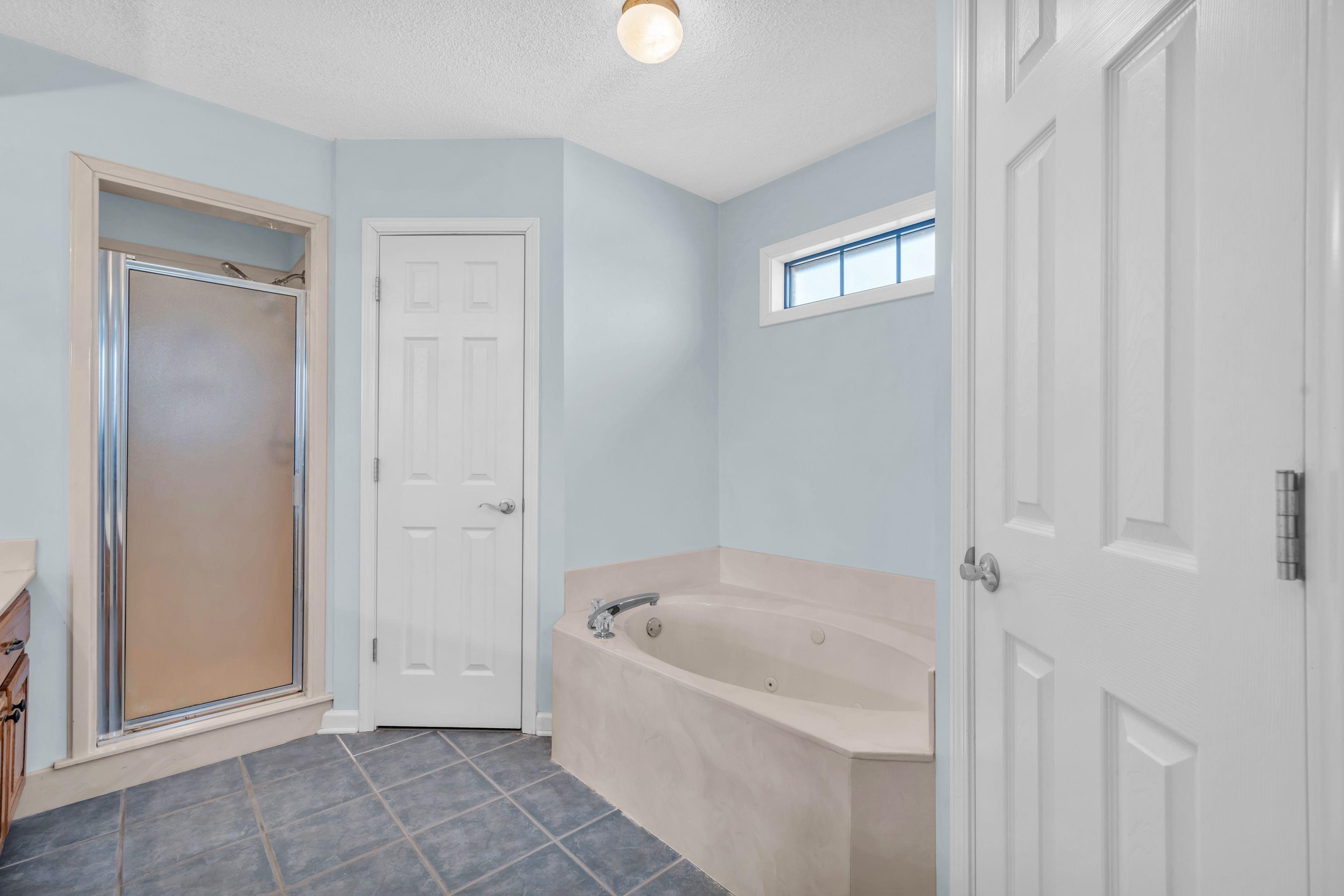 14 AZALEA DR